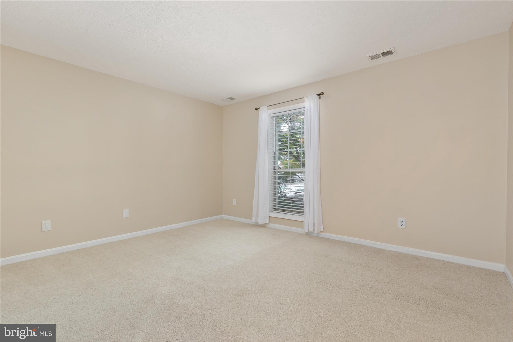 THE OAKTON - Residential