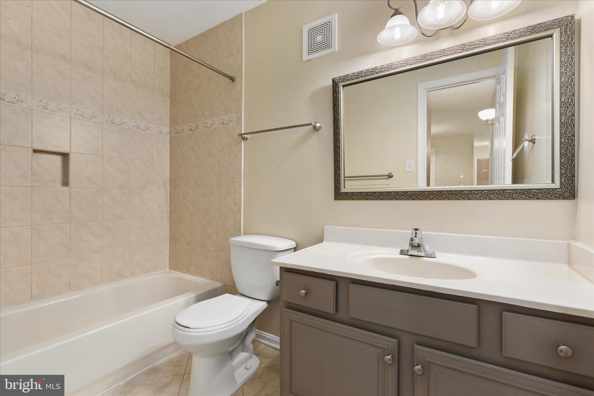 THE OAKTON - Residential