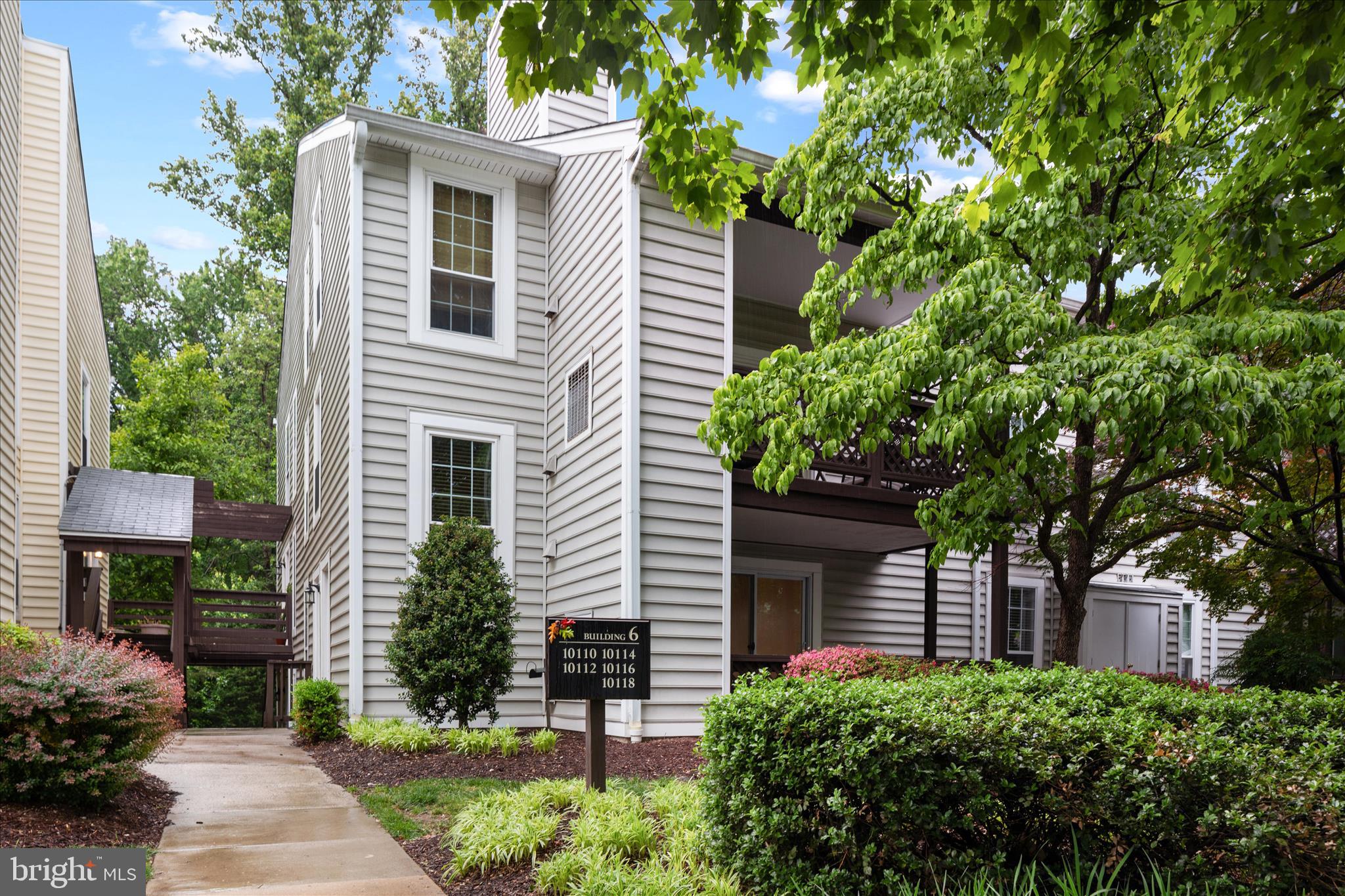 THE OAKTON - Residential