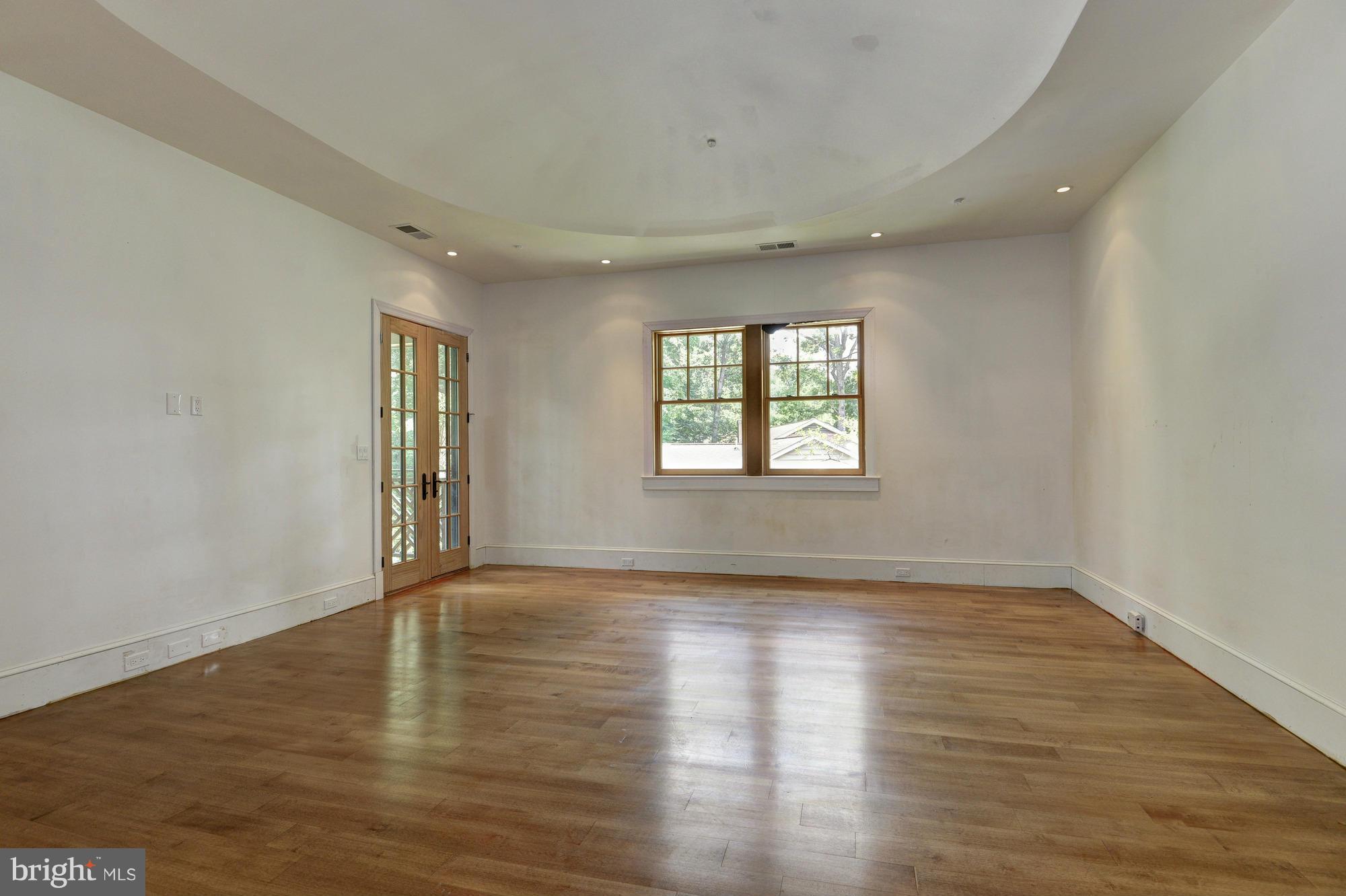 MANOR PARK - Residential