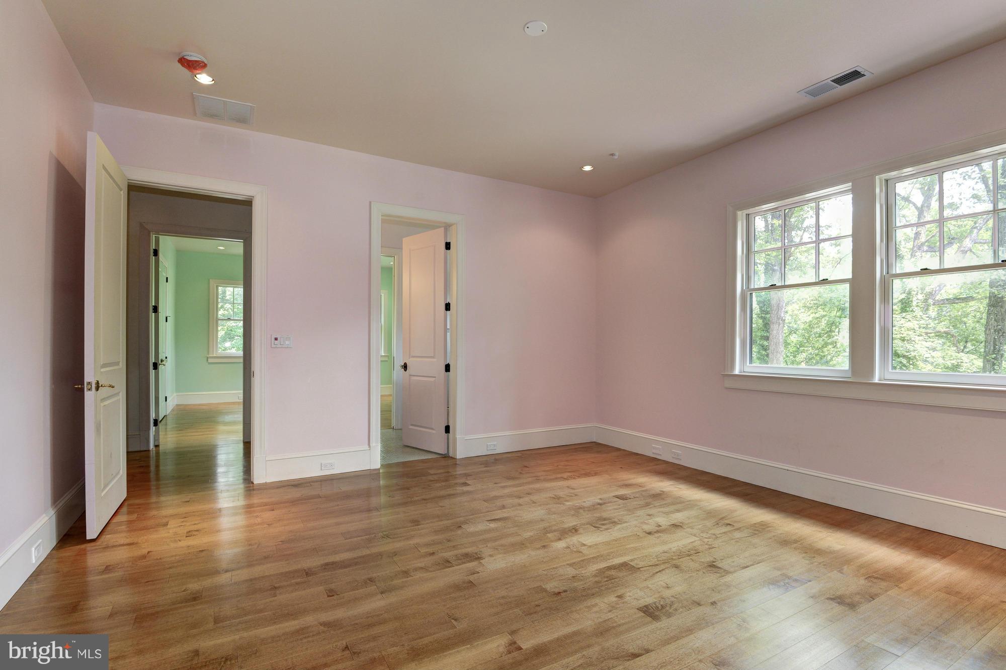 MANOR PARK - Residential