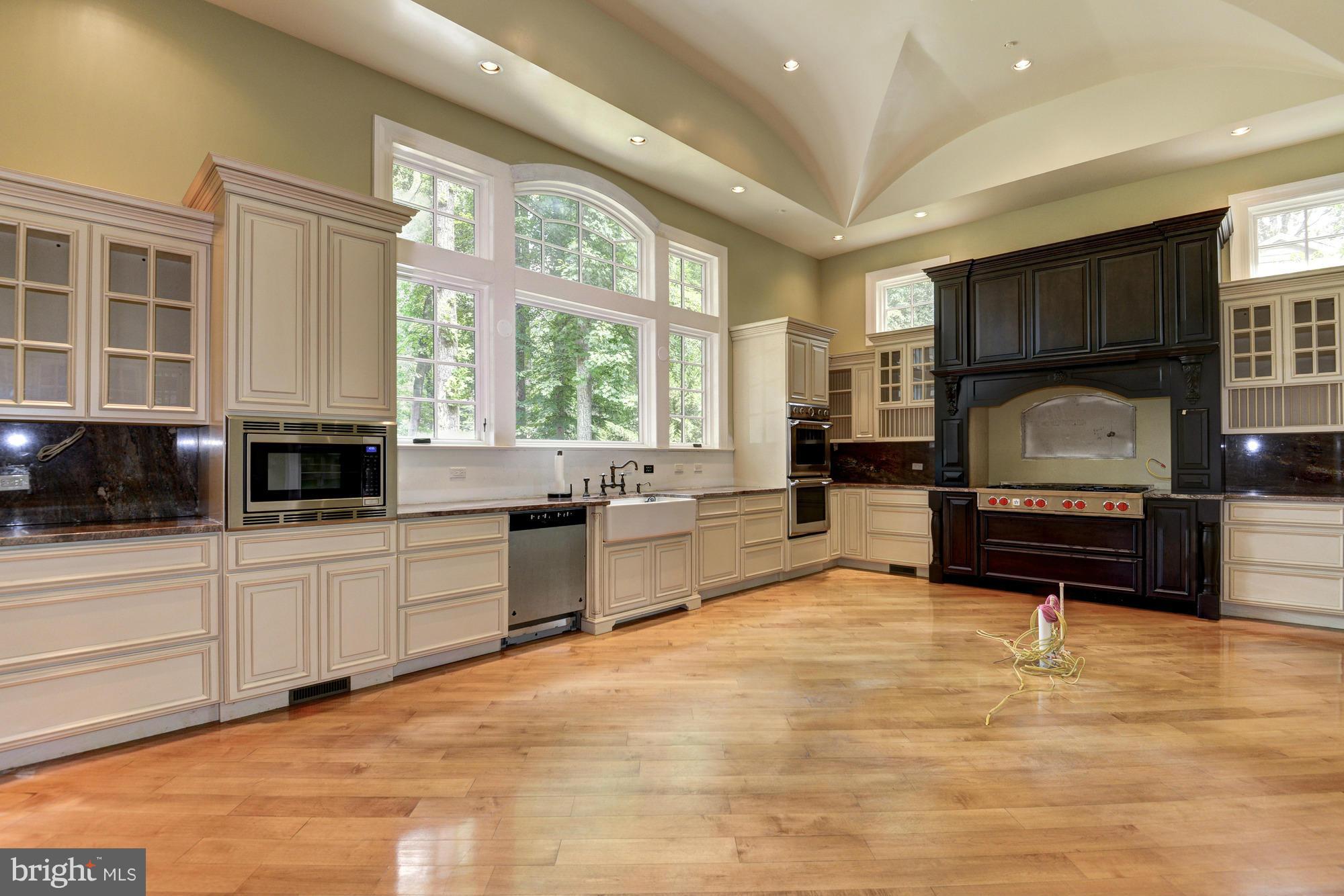 MANOR PARK - Residential