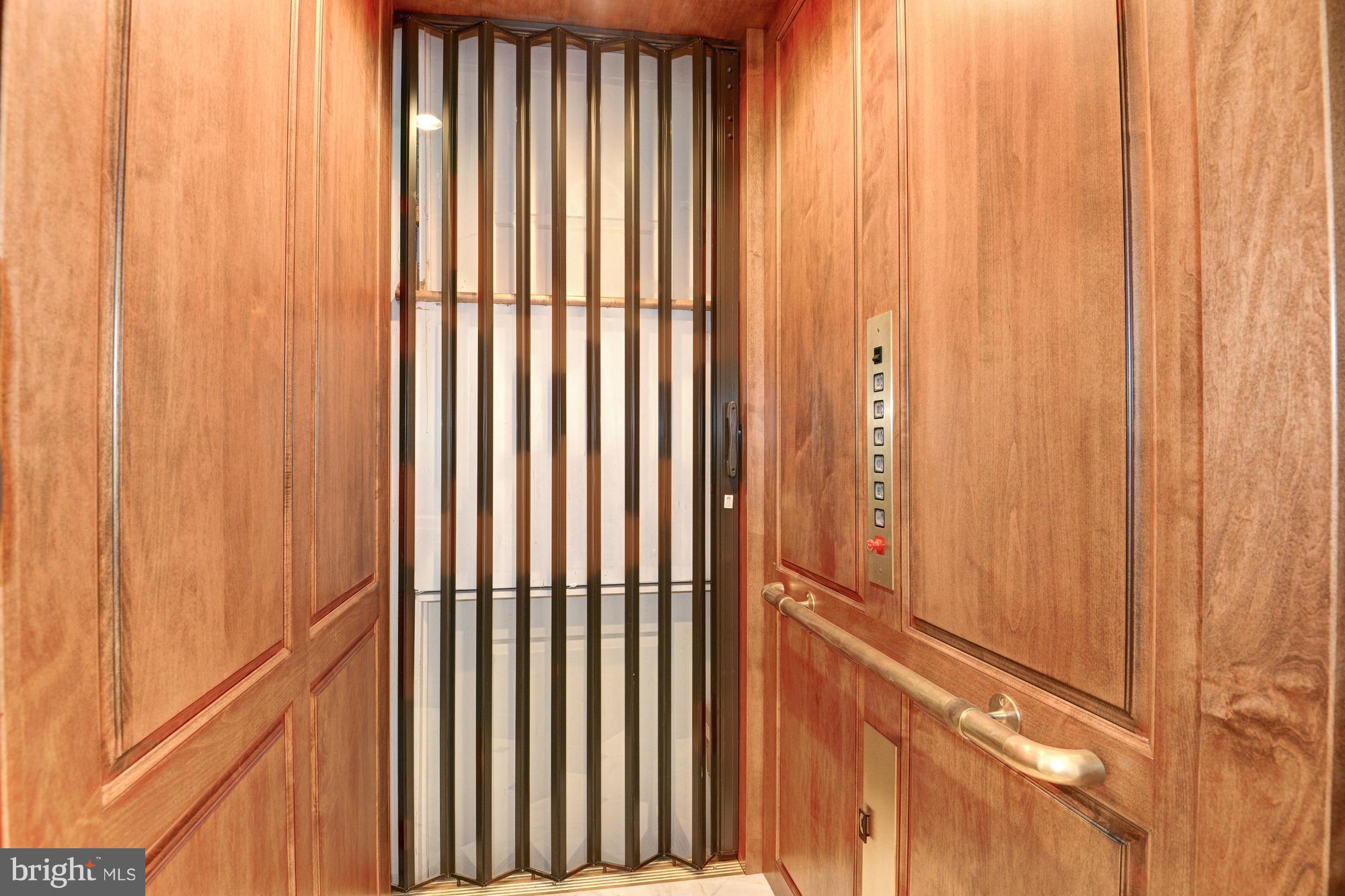 MANOR PARK - Residential