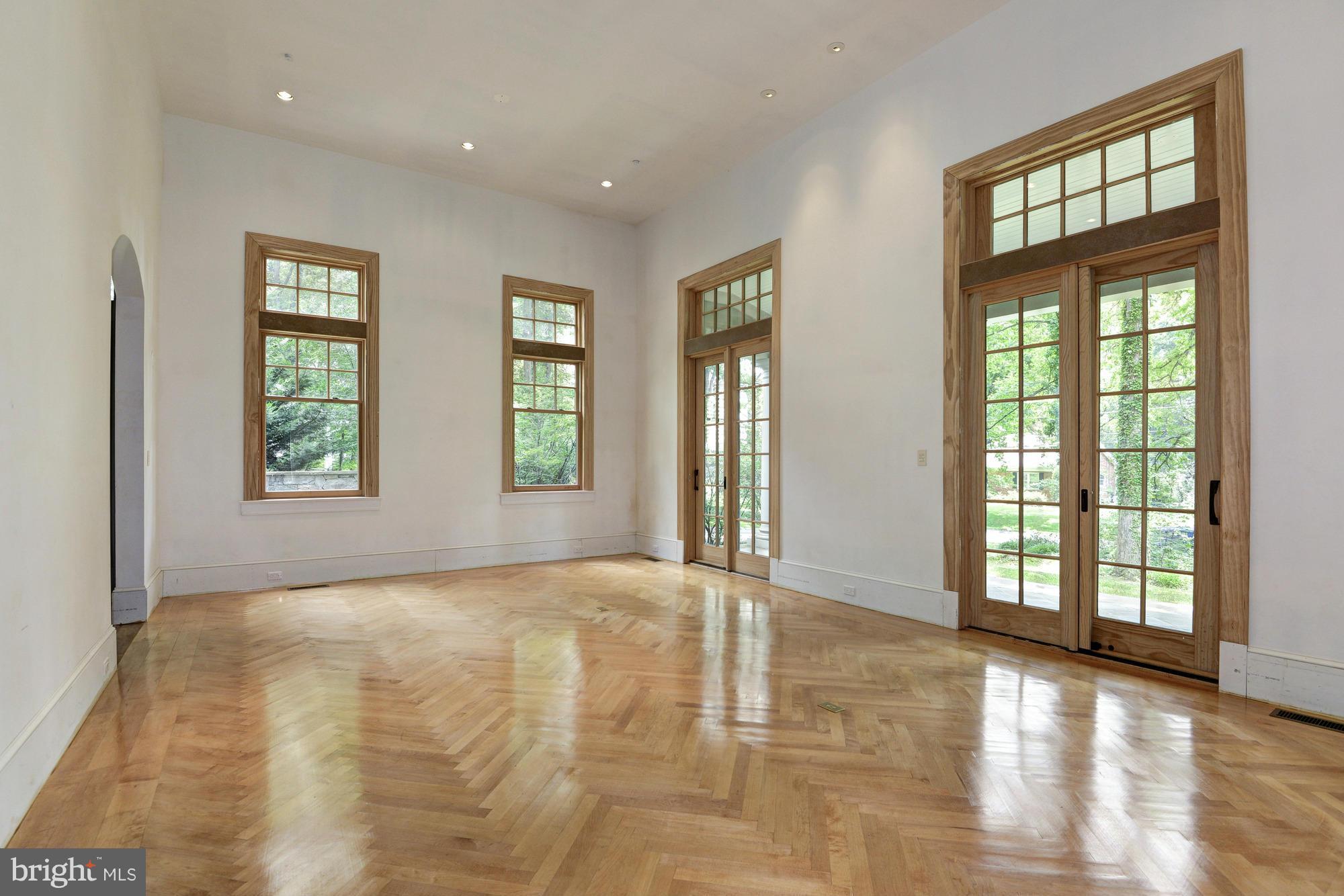 MANOR PARK - Residential