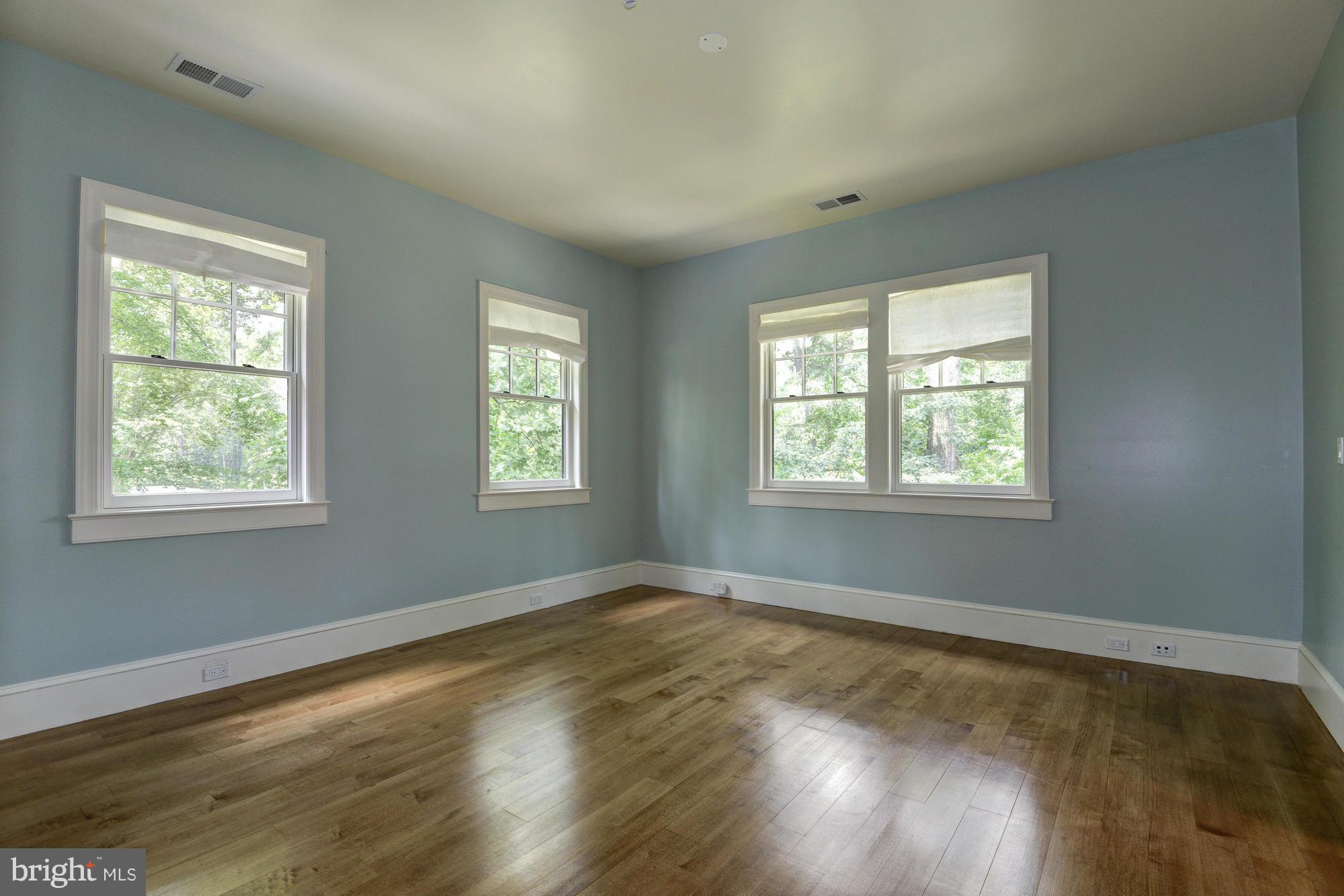 MANOR PARK - Residential