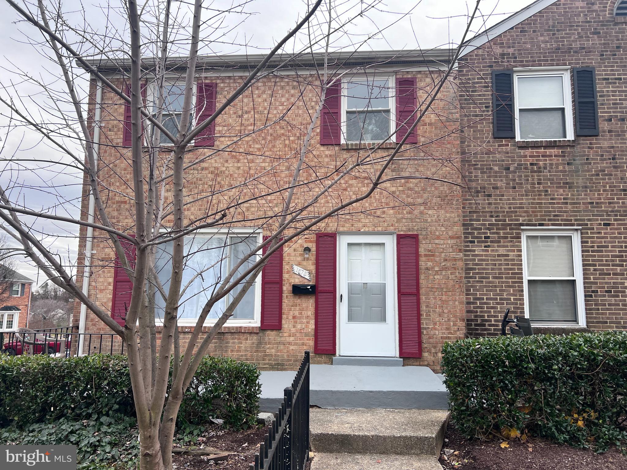 OLD TOWNE VILLAGE CONDOMINIUMS - Residential