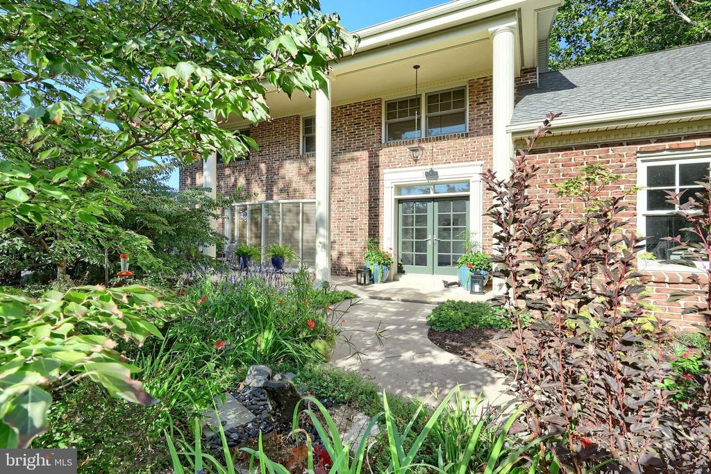 Photo of 1305 Detwiler Drive, YORK, PA 17404 (MLS # PAYK2090052)