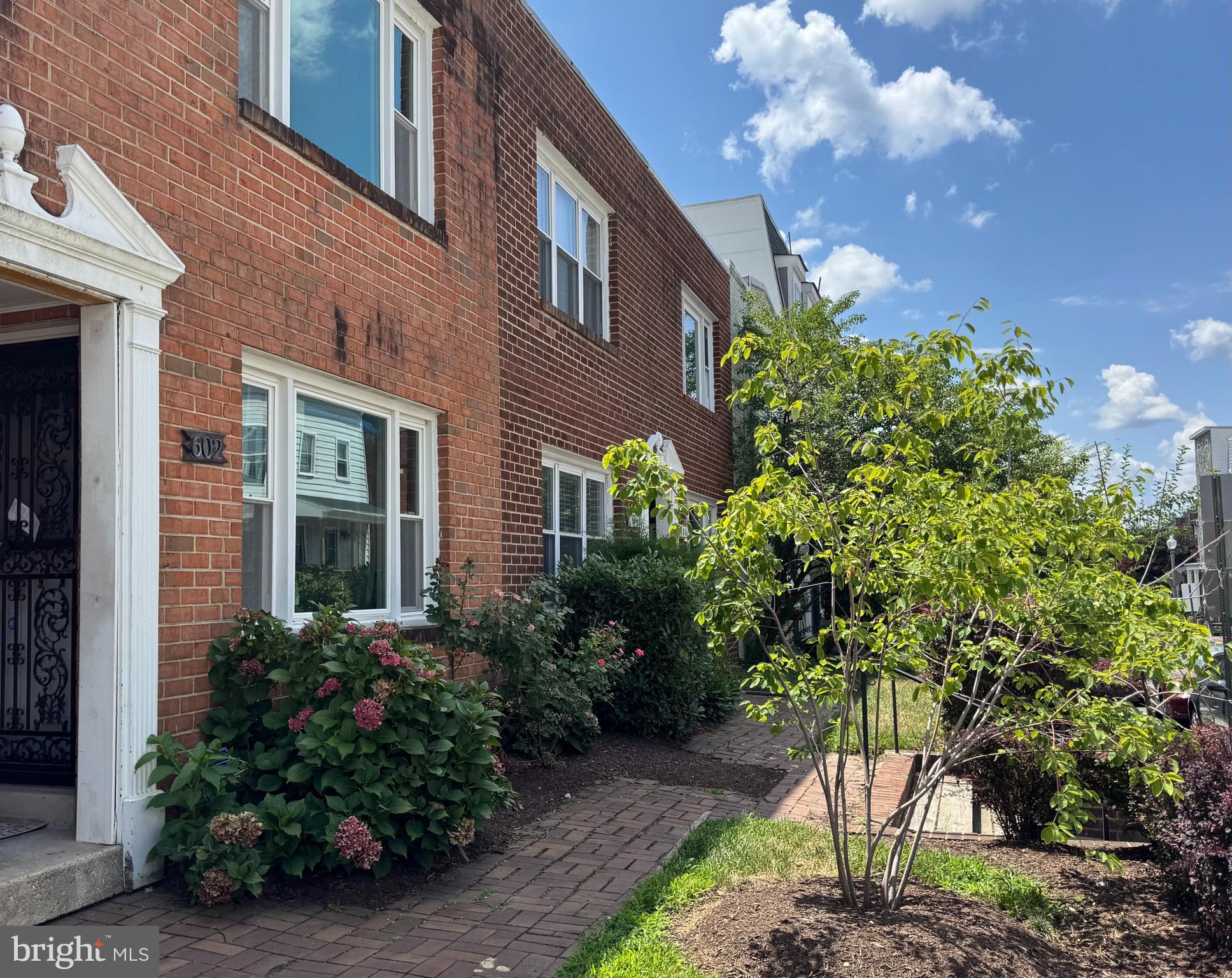 606 NEWTON PLACE NW 606