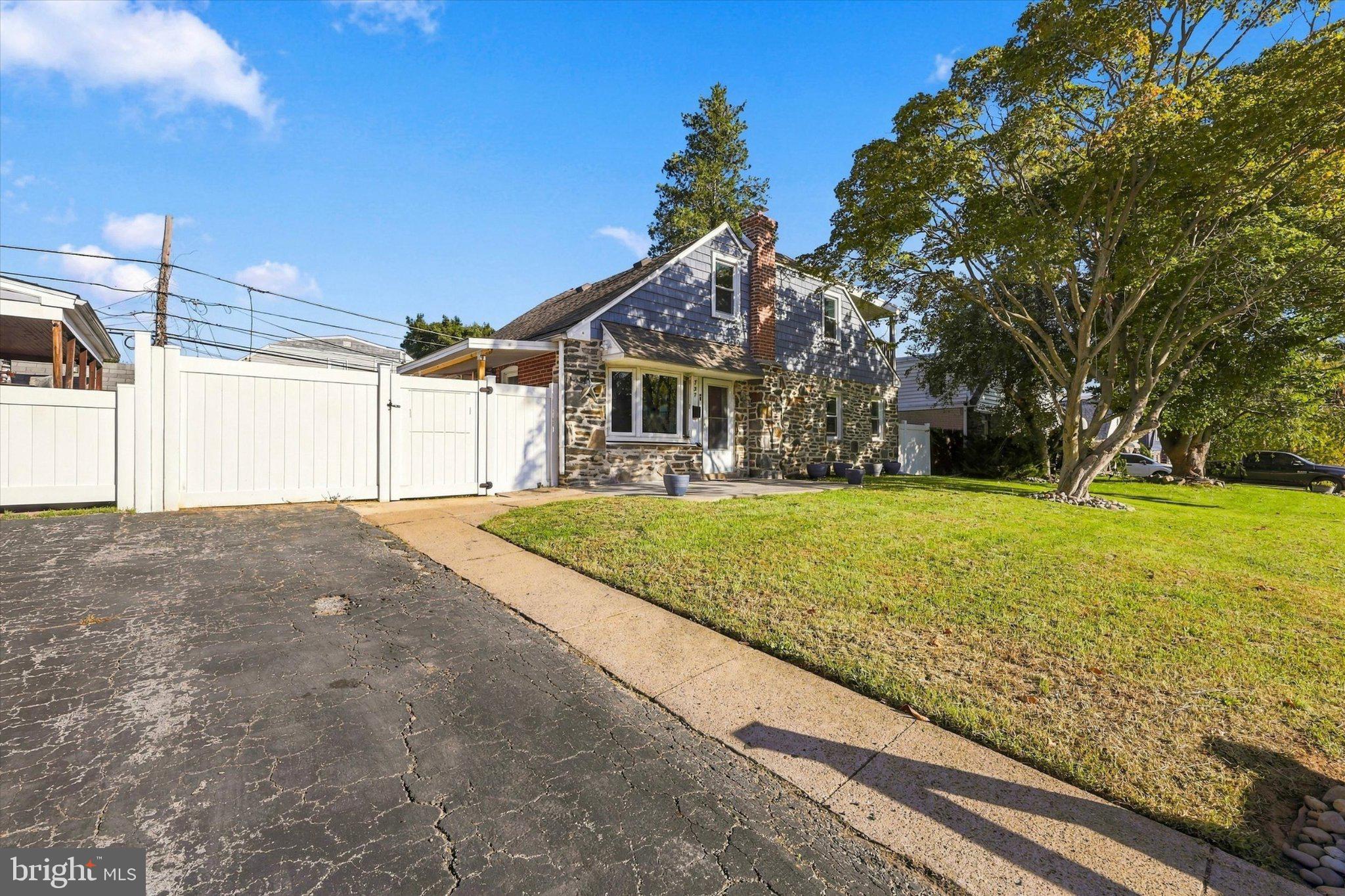 737 LAUREL AVENUE