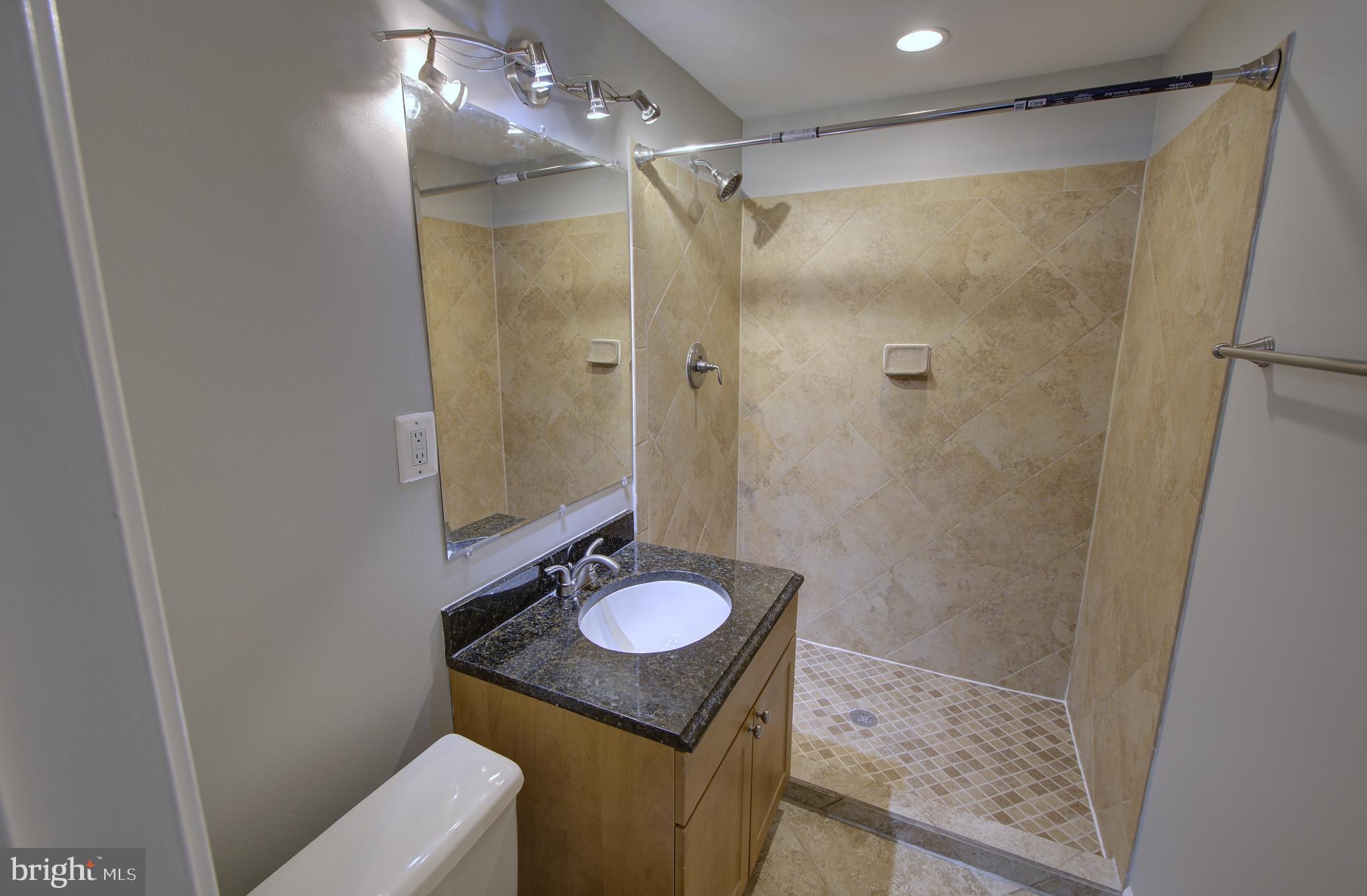 LITTLE ROCKY RUN - Residential Lease