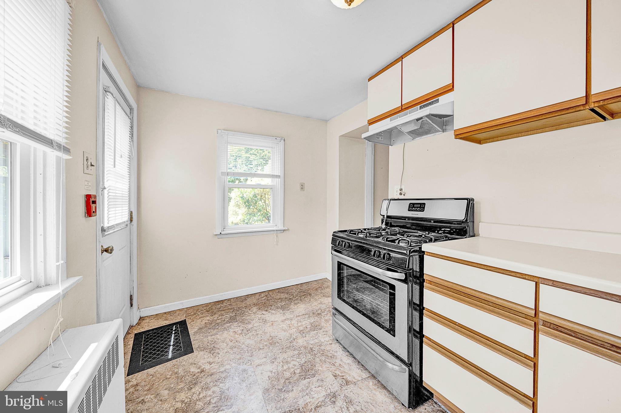 CHESTNUT HILL - Residential Income