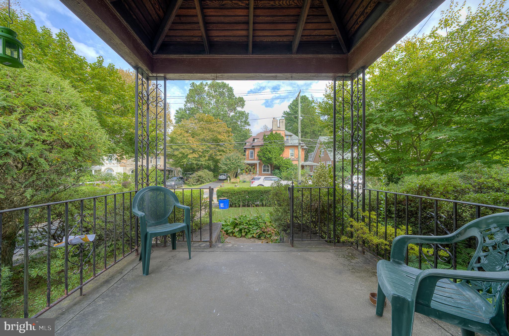 CHESTNUT HILL - Residential Income