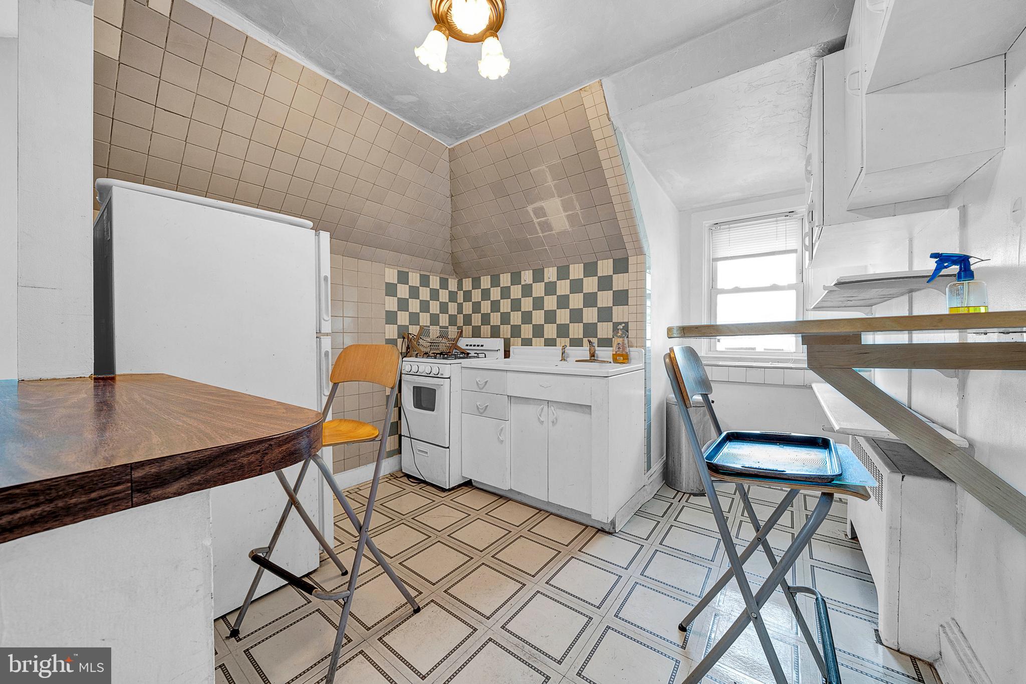 CHESTNUT HILL - Residential Income