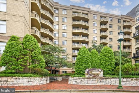 Photo of 7111 Woodmont Avenue #512, Chevy Chase, MD 20815 (MLS # MDMC2143422)