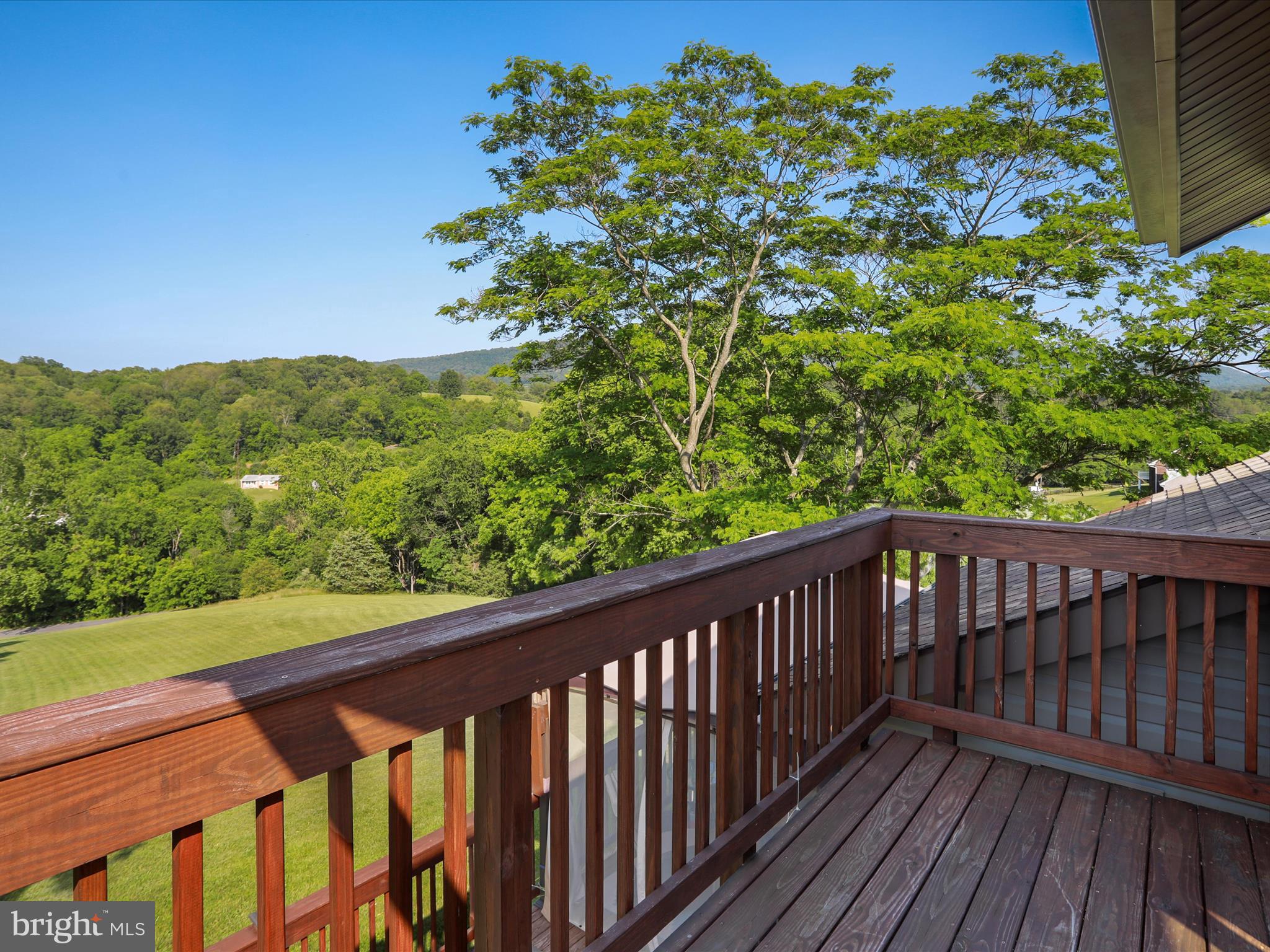 123 WINDY MEADOWS COURT