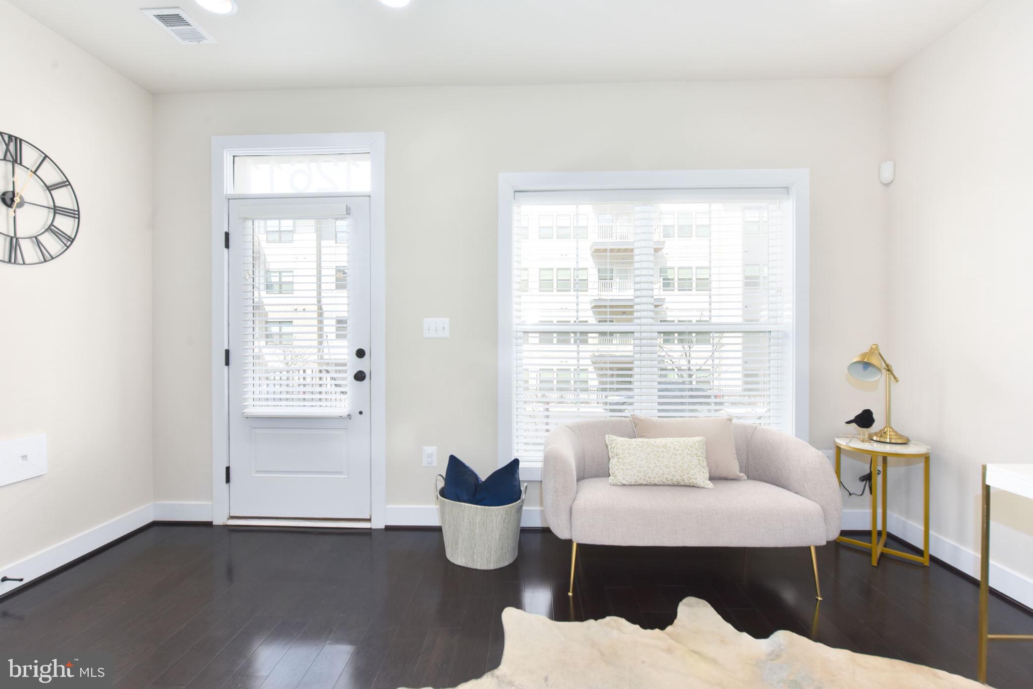 GLENMONT METROCENTRE - Residential