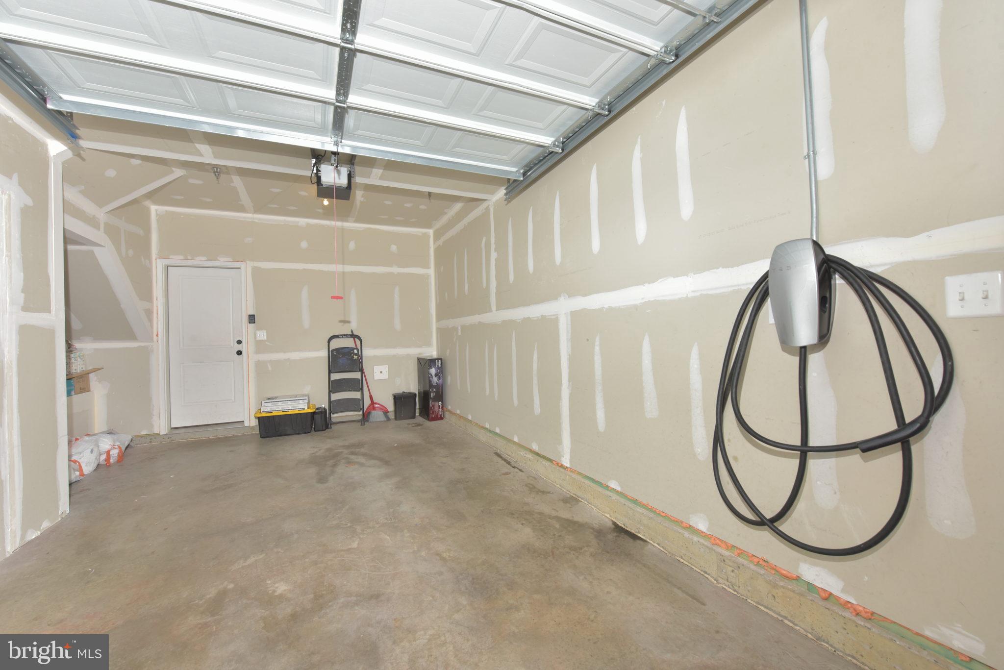 GLENMONT METROCENTRE - Residential