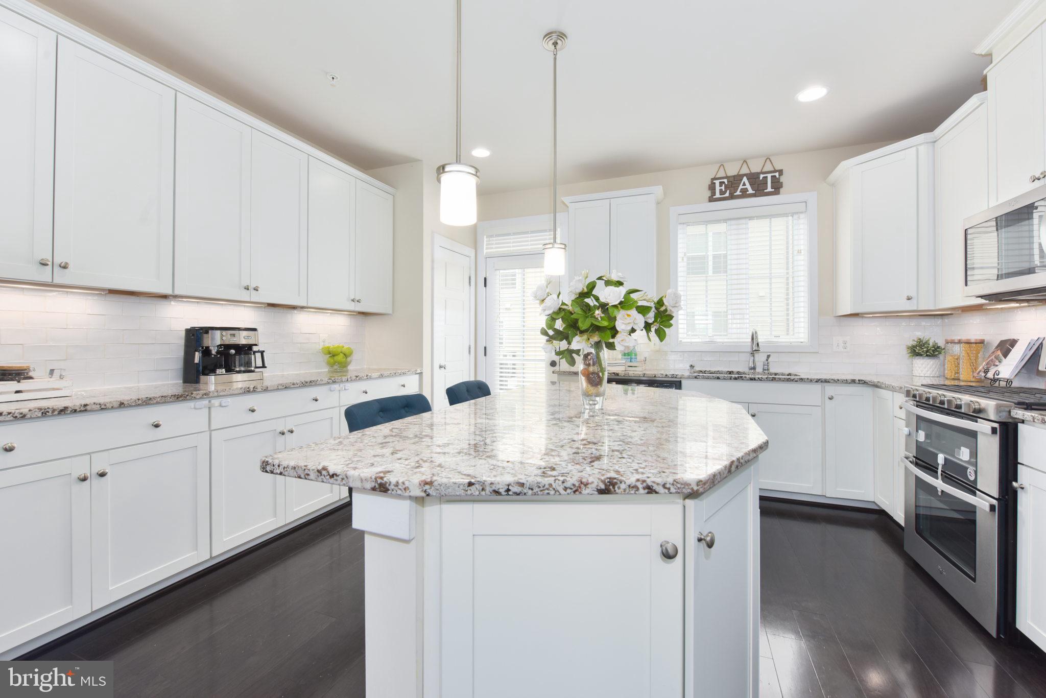 GLENMONT METROCENTRE - Residential