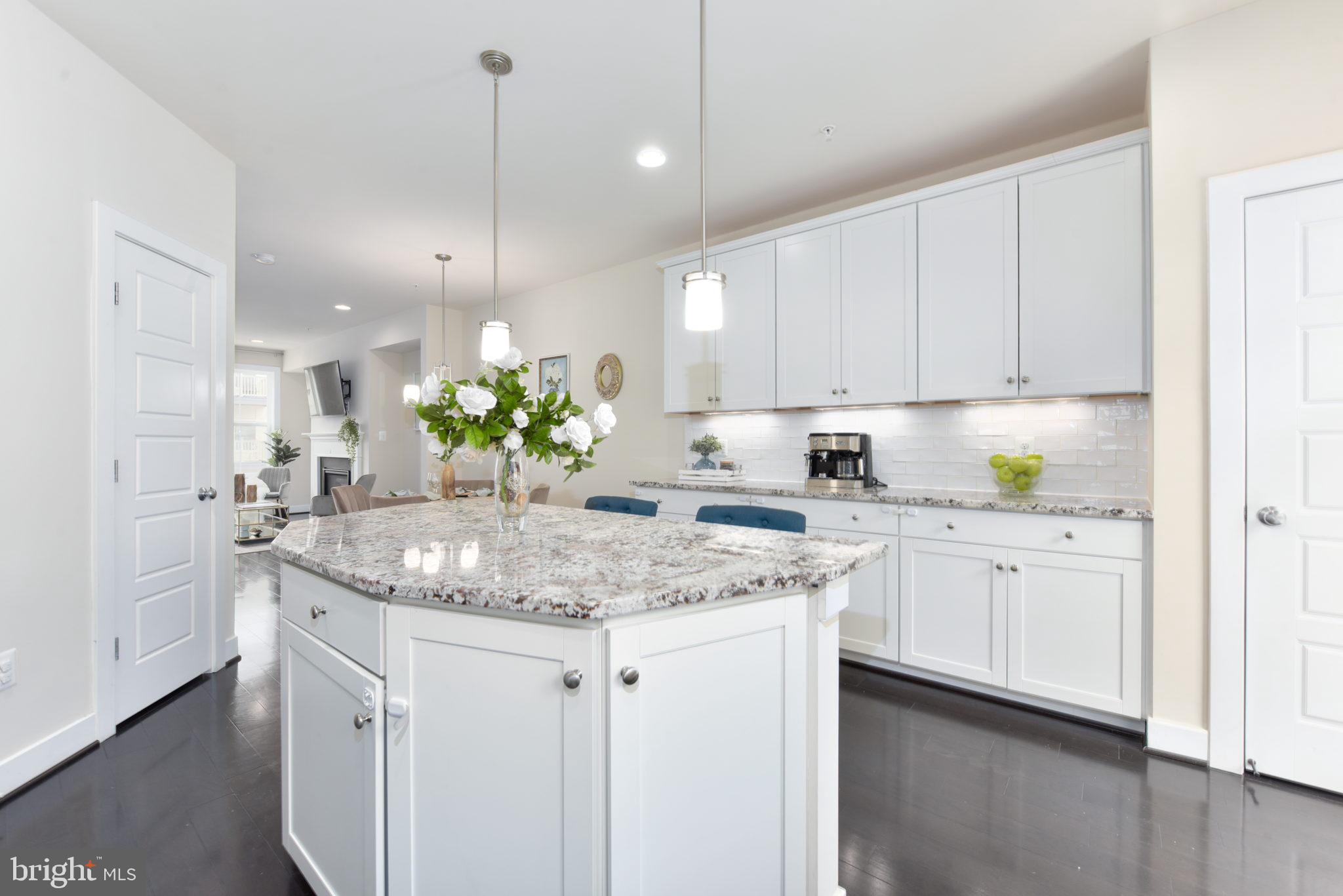 GLENMONT METROCENTRE - Residential