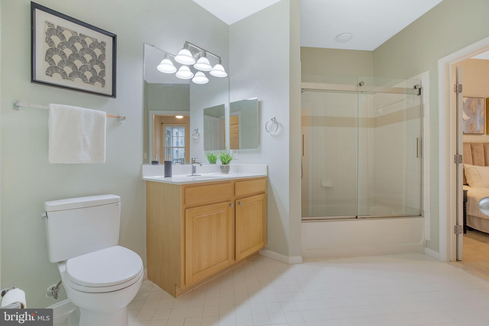 THE GROVE AT ARLINGTON - Residential Lease