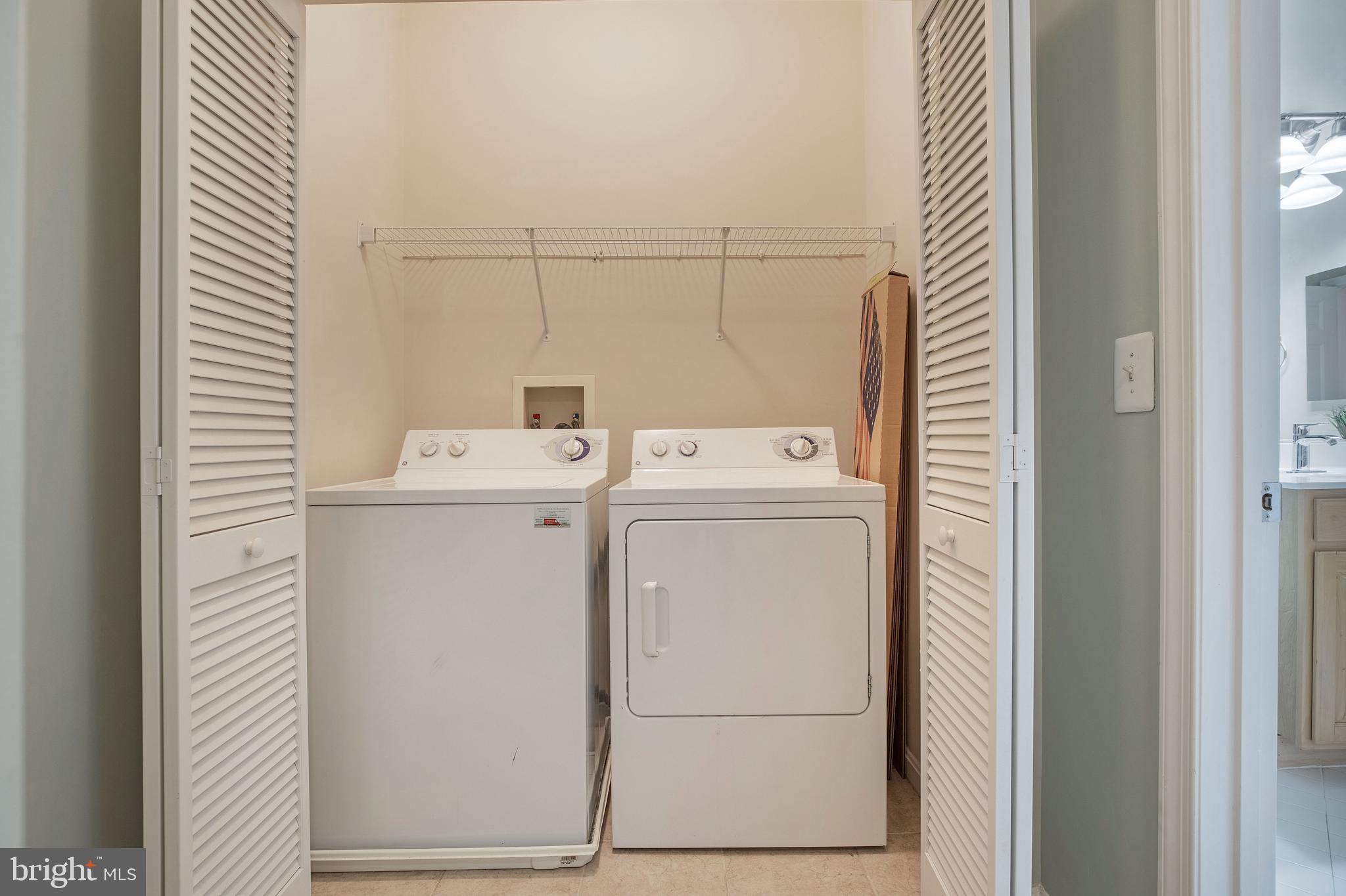 THE GROVE AT ARLINGTON - Residential Lease