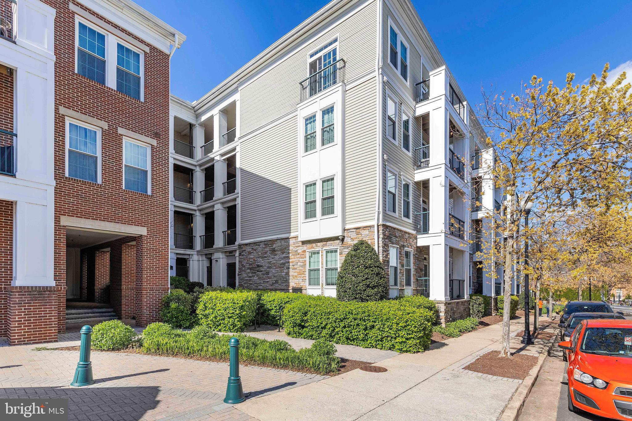 THE GROVE AT ARLINGTON - Residential Lease