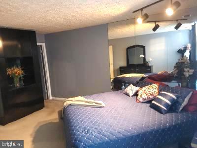 THE FALLS - Residential