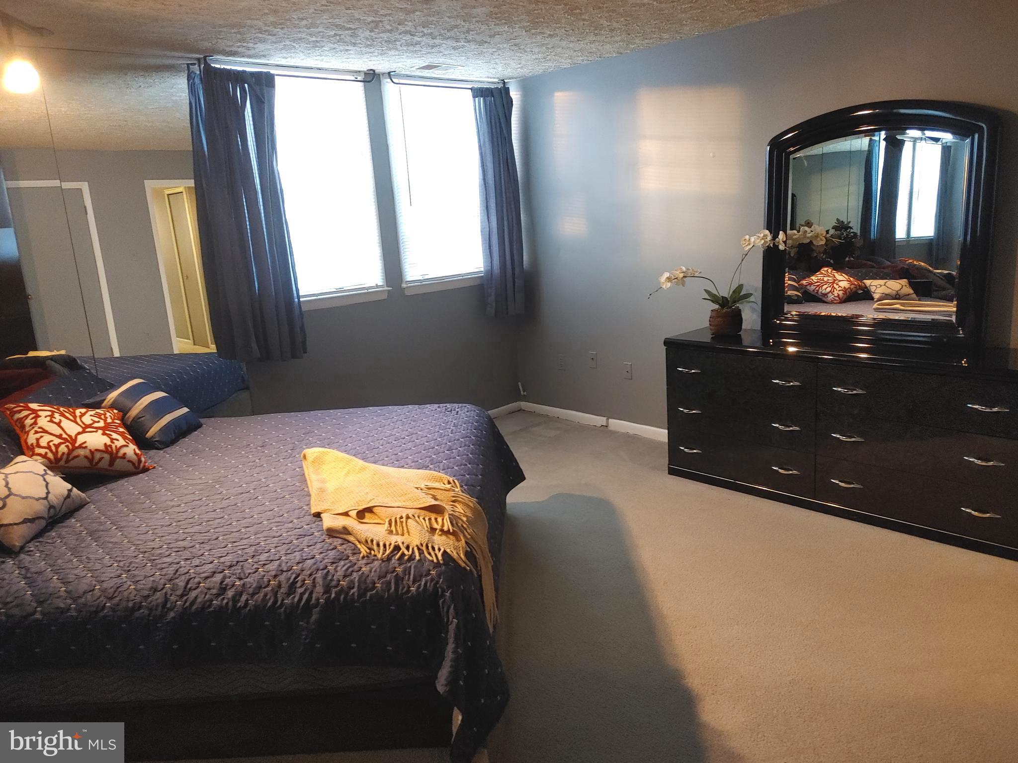 THE FALLS - Residential