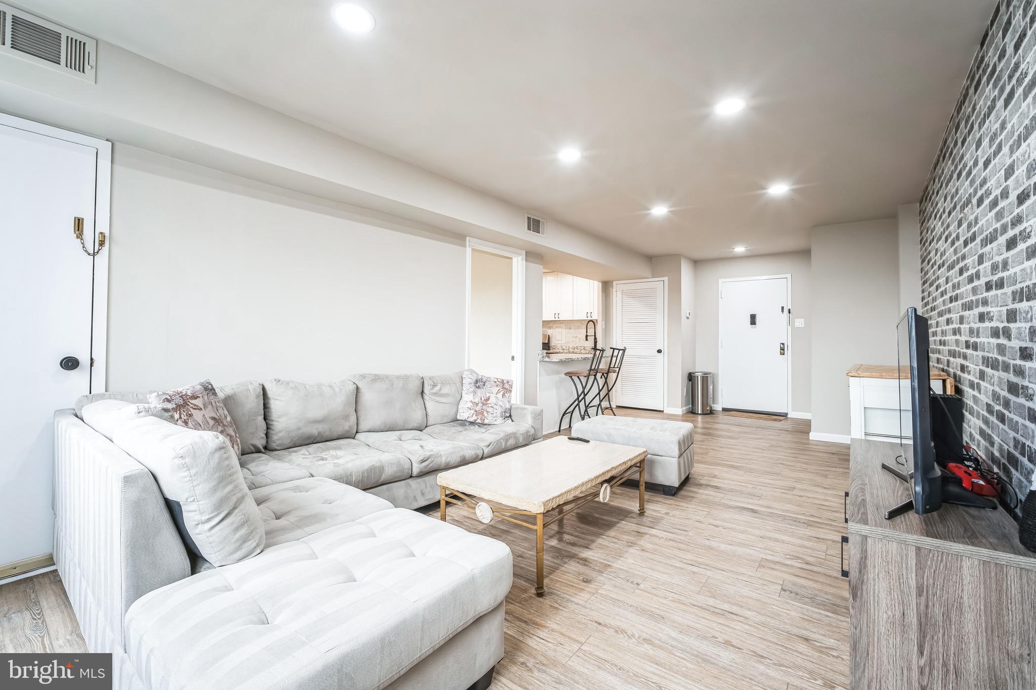 PAVILION ON THE PARK - Residential