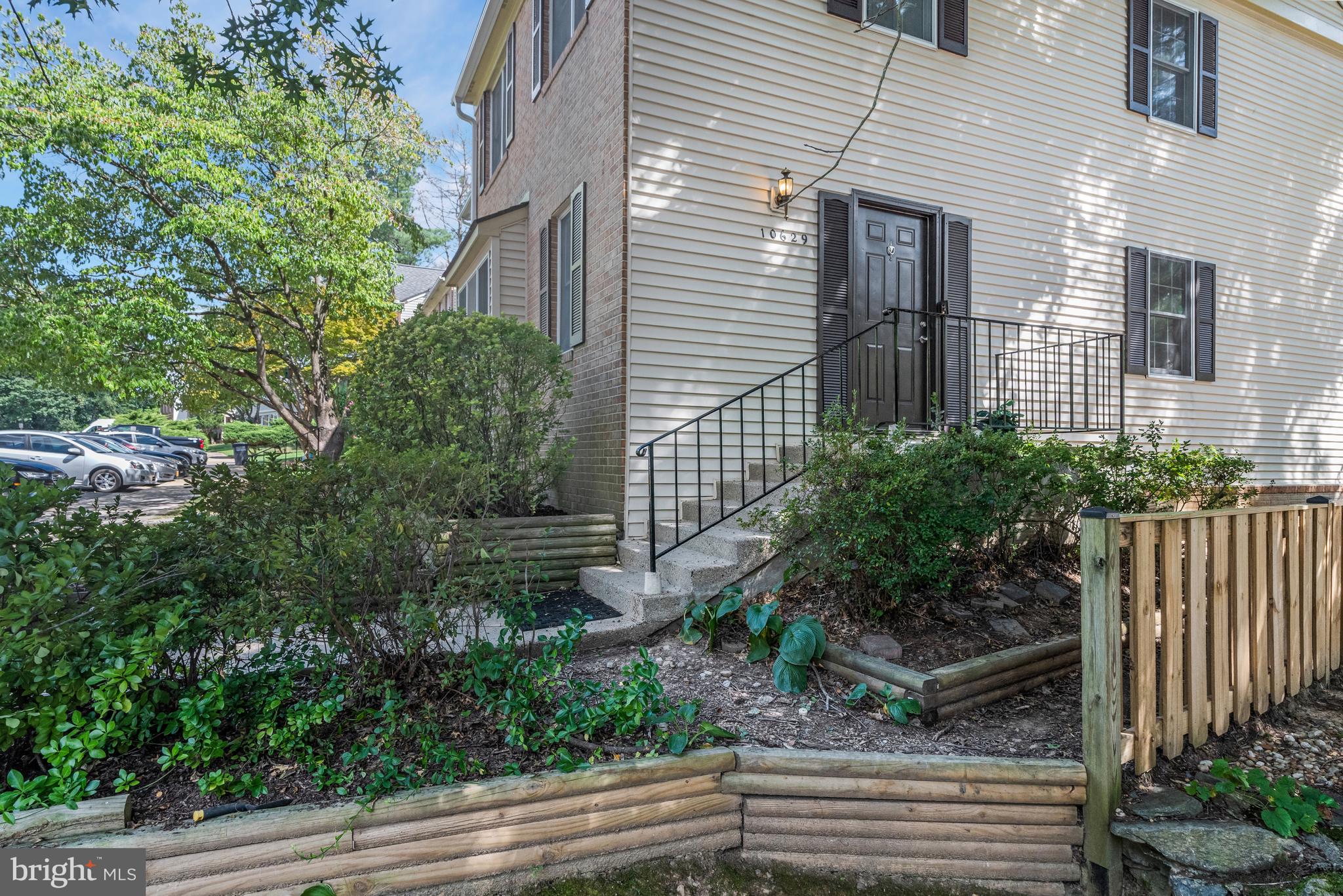10629 LAKESIDE OAK COURT