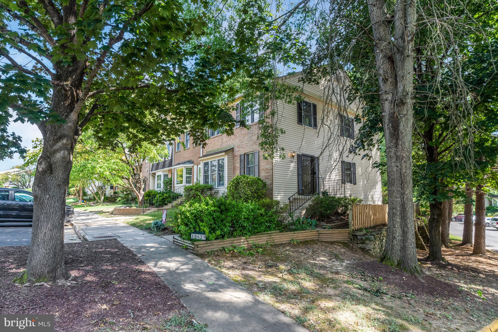 10629 LAKESIDE OAK COURT