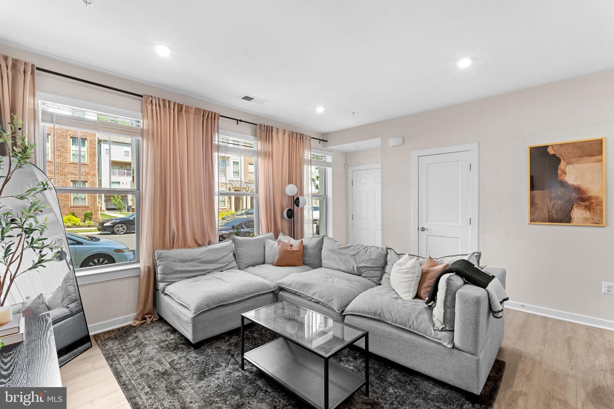 212 PARK CENTRAL TERRACE A