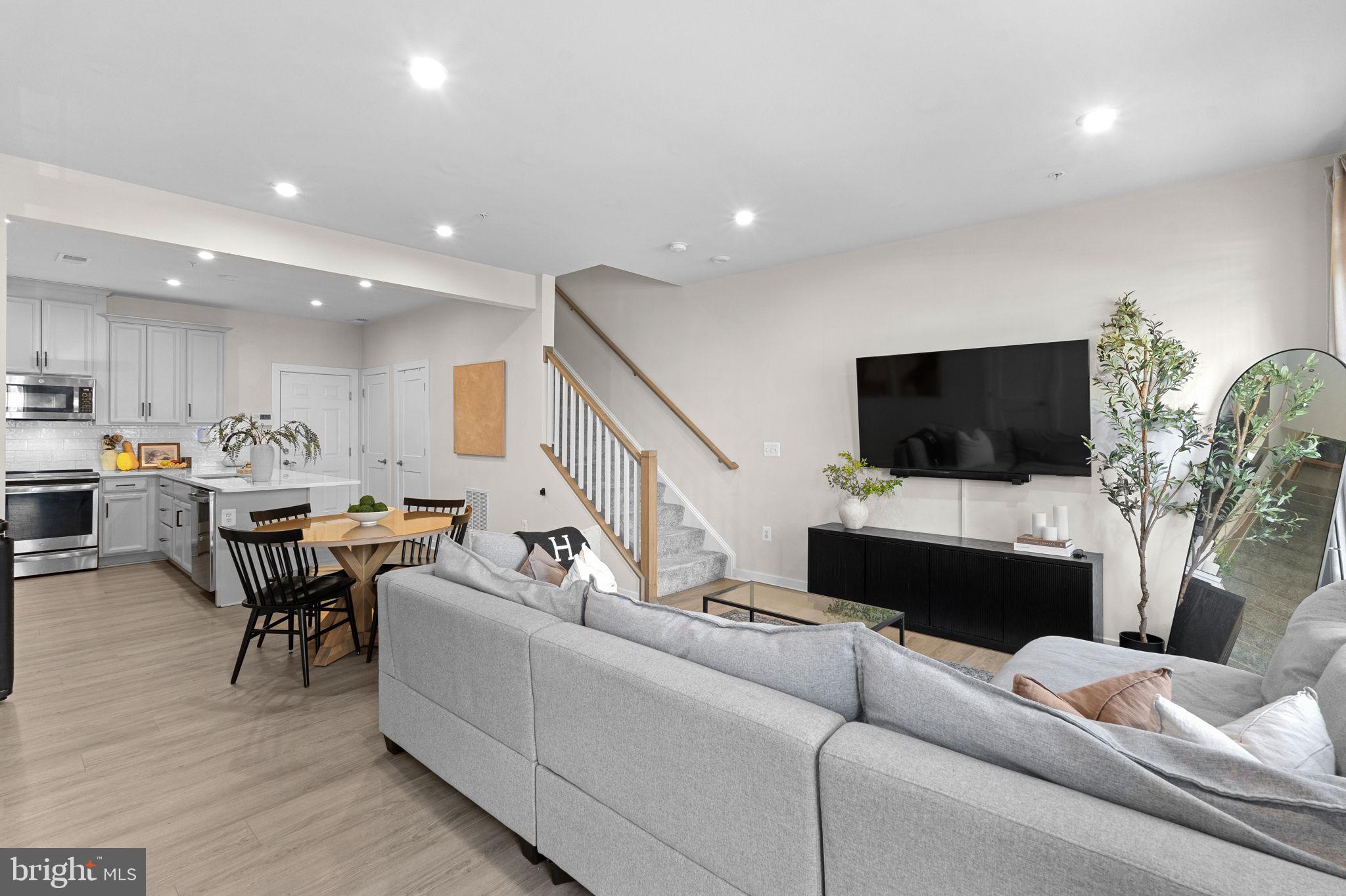 212 PARK CENTRAL TERRACE A