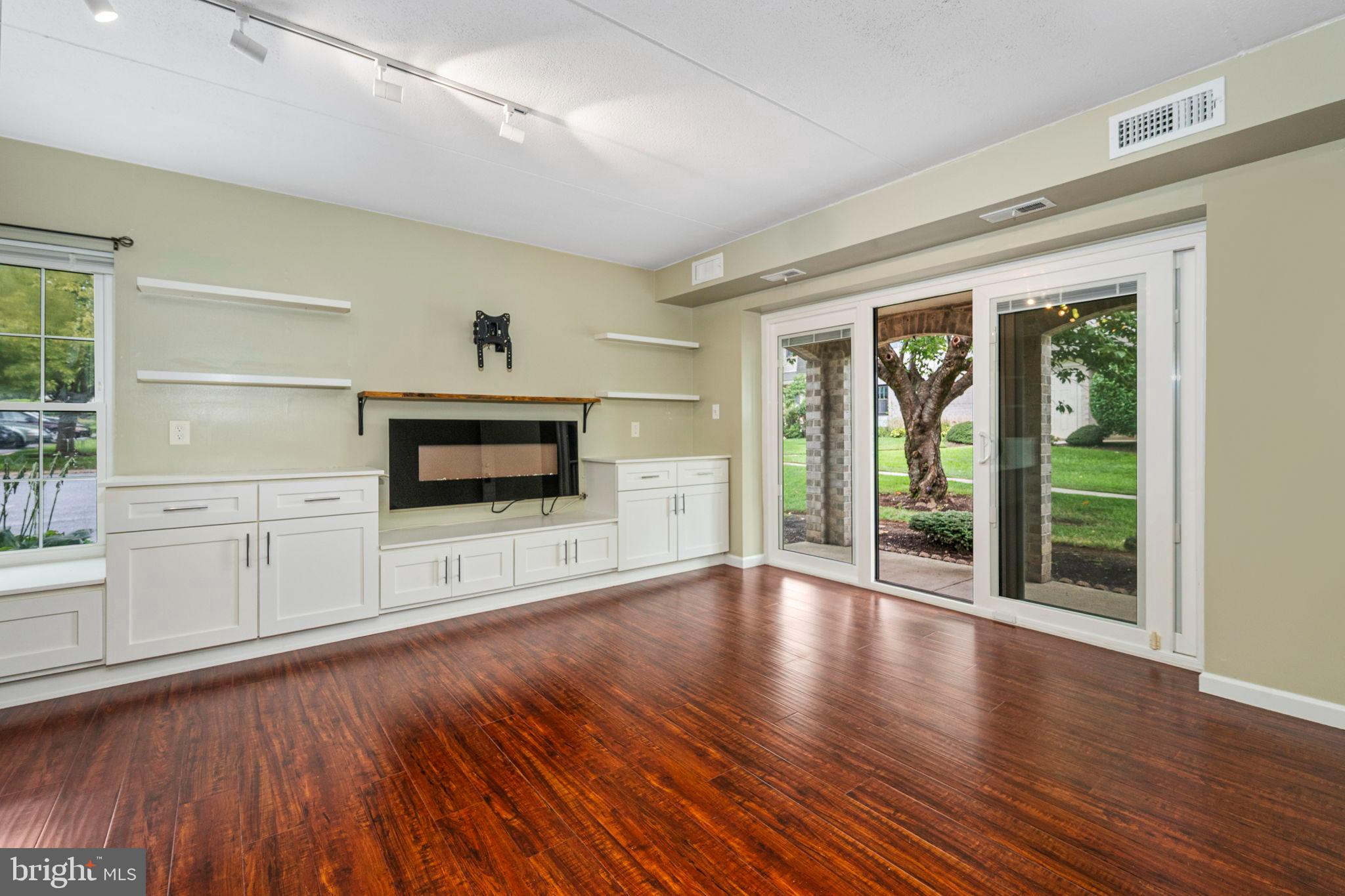 20 VALLEYBROOK DRIVE
