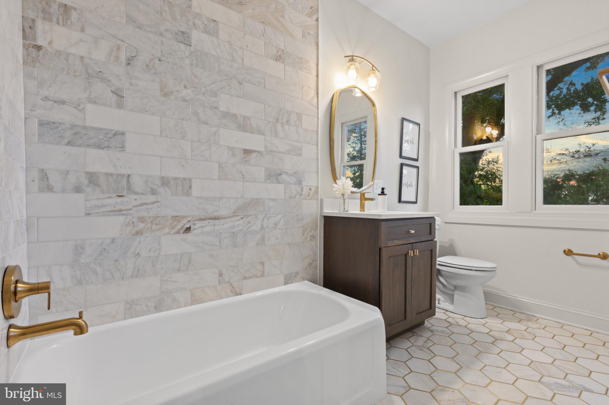 ROLAND PARK - Residential