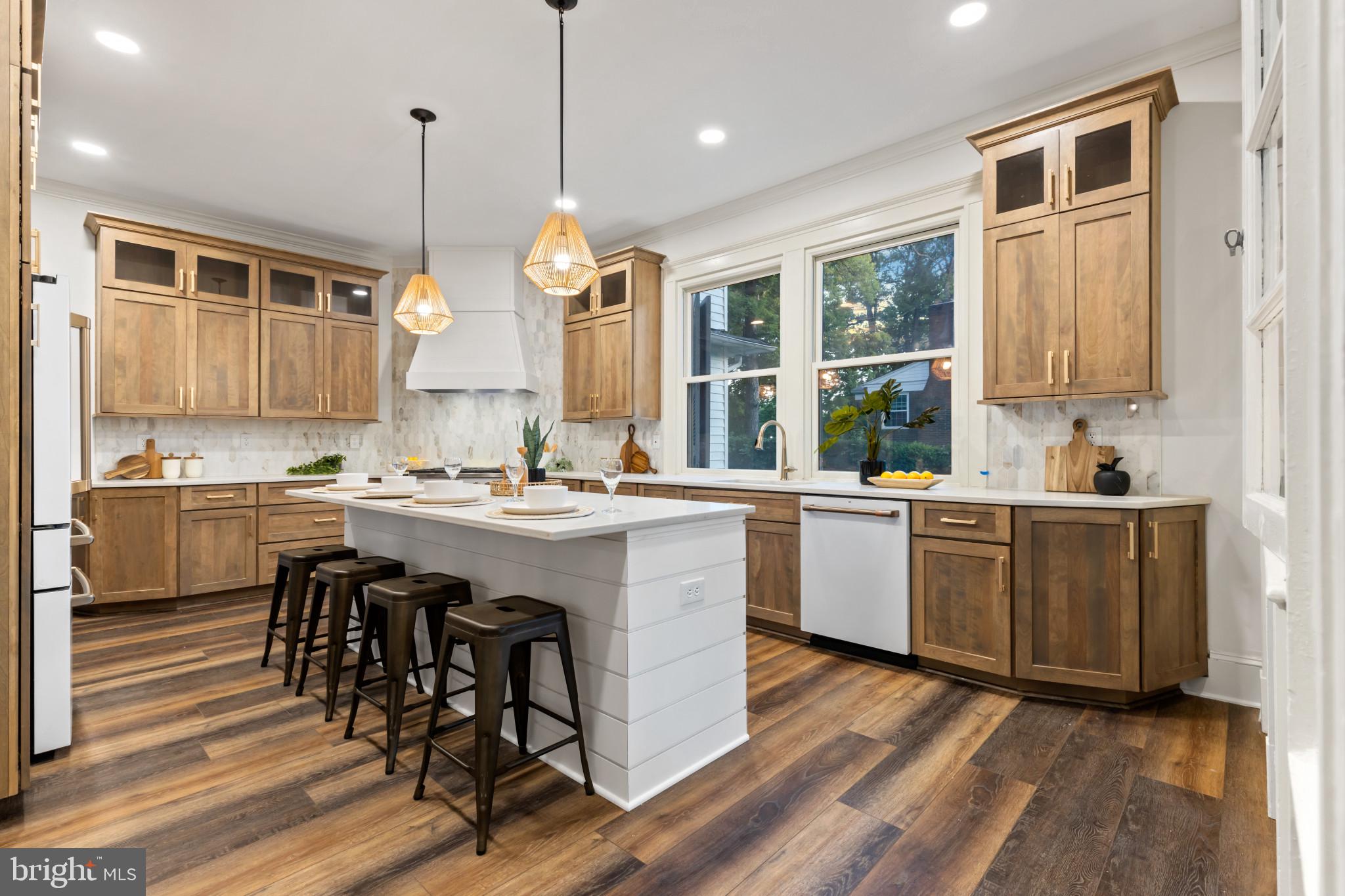 ROLAND PARK - Residential