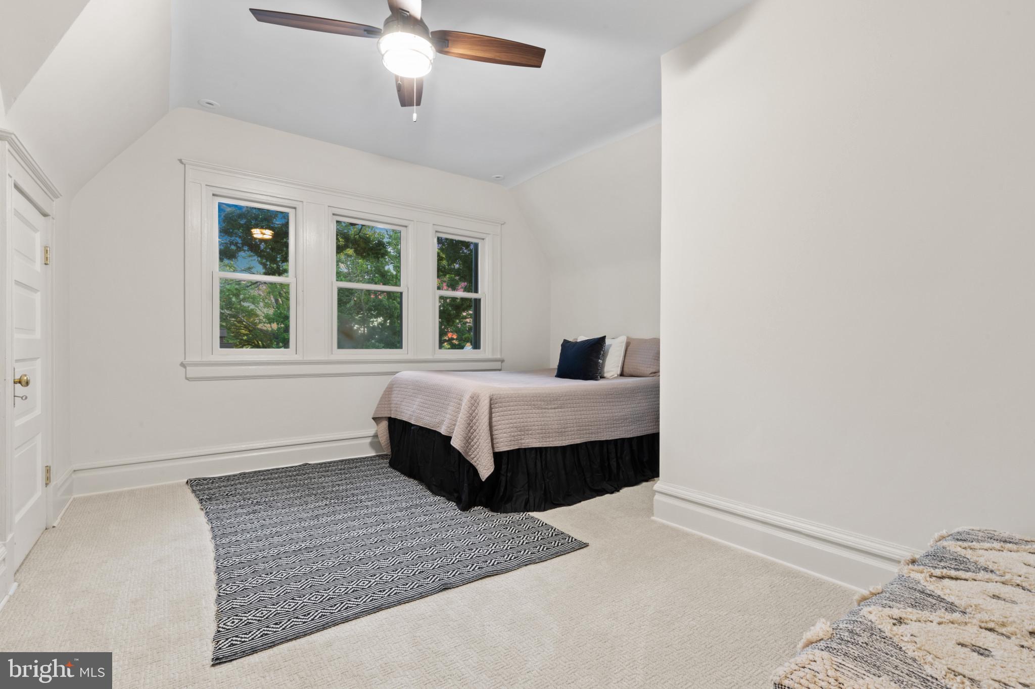 ROLAND PARK - Residential