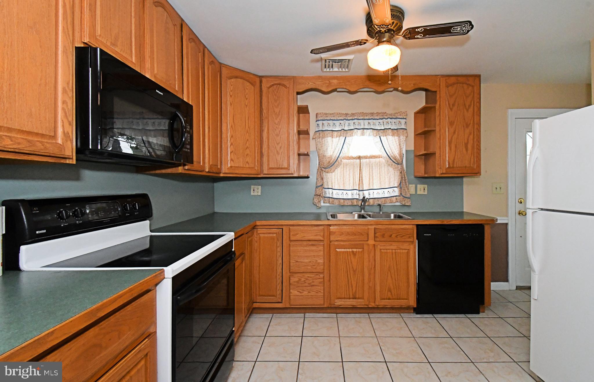 FEASTERVILLE HGTS - Residential