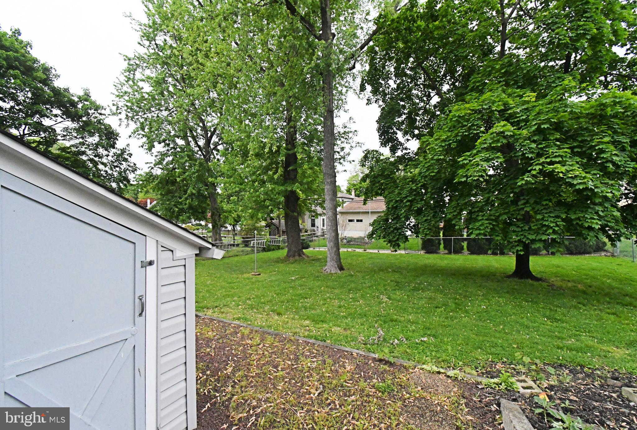 FEASTERVILLE HGTS - Residential