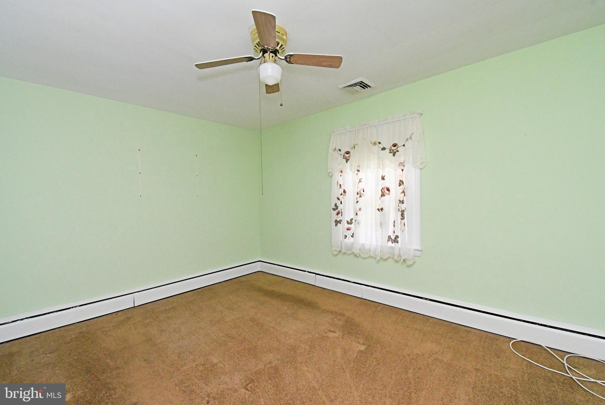 FEASTERVILLE HGTS - Residential