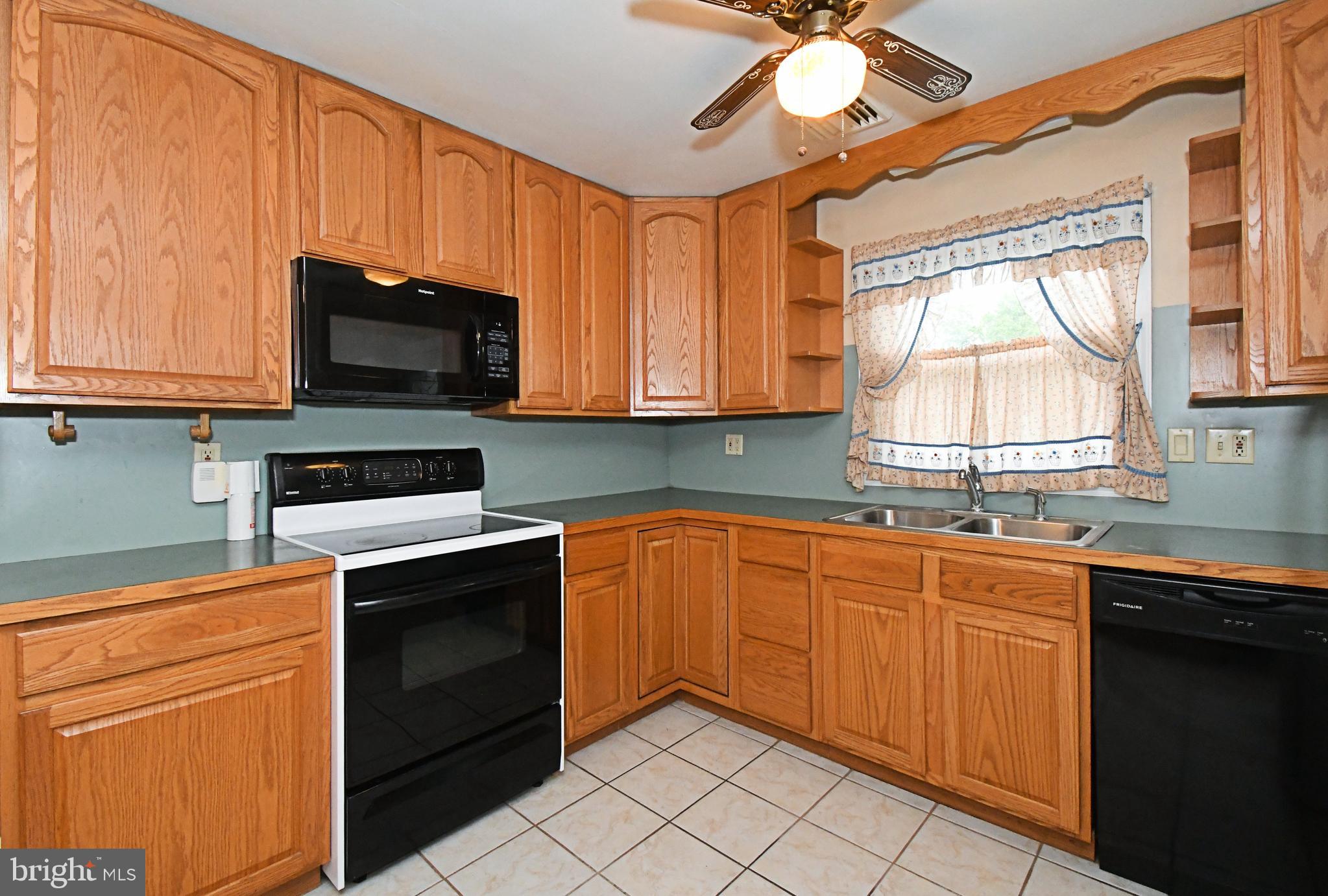 FEASTERVILLE HGTS - Residential