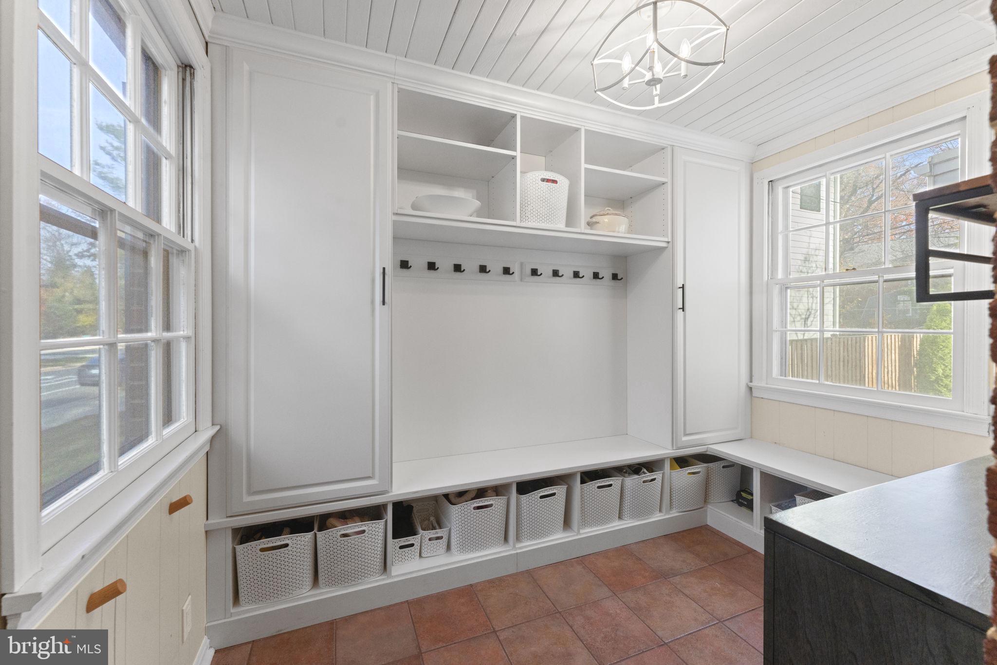 2723 N GEORGE MASON DRIVE N