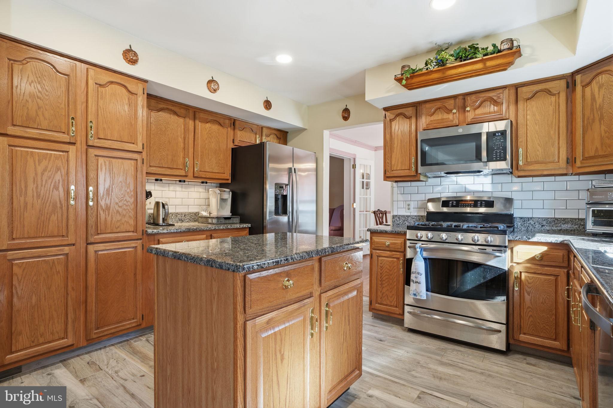 IDLEWOOD - Residential