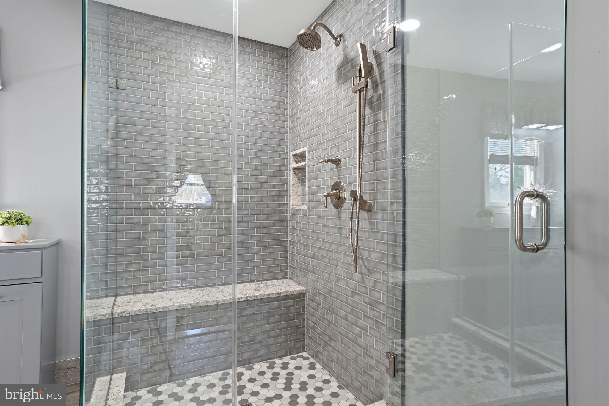 IDLEWOOD - Residential