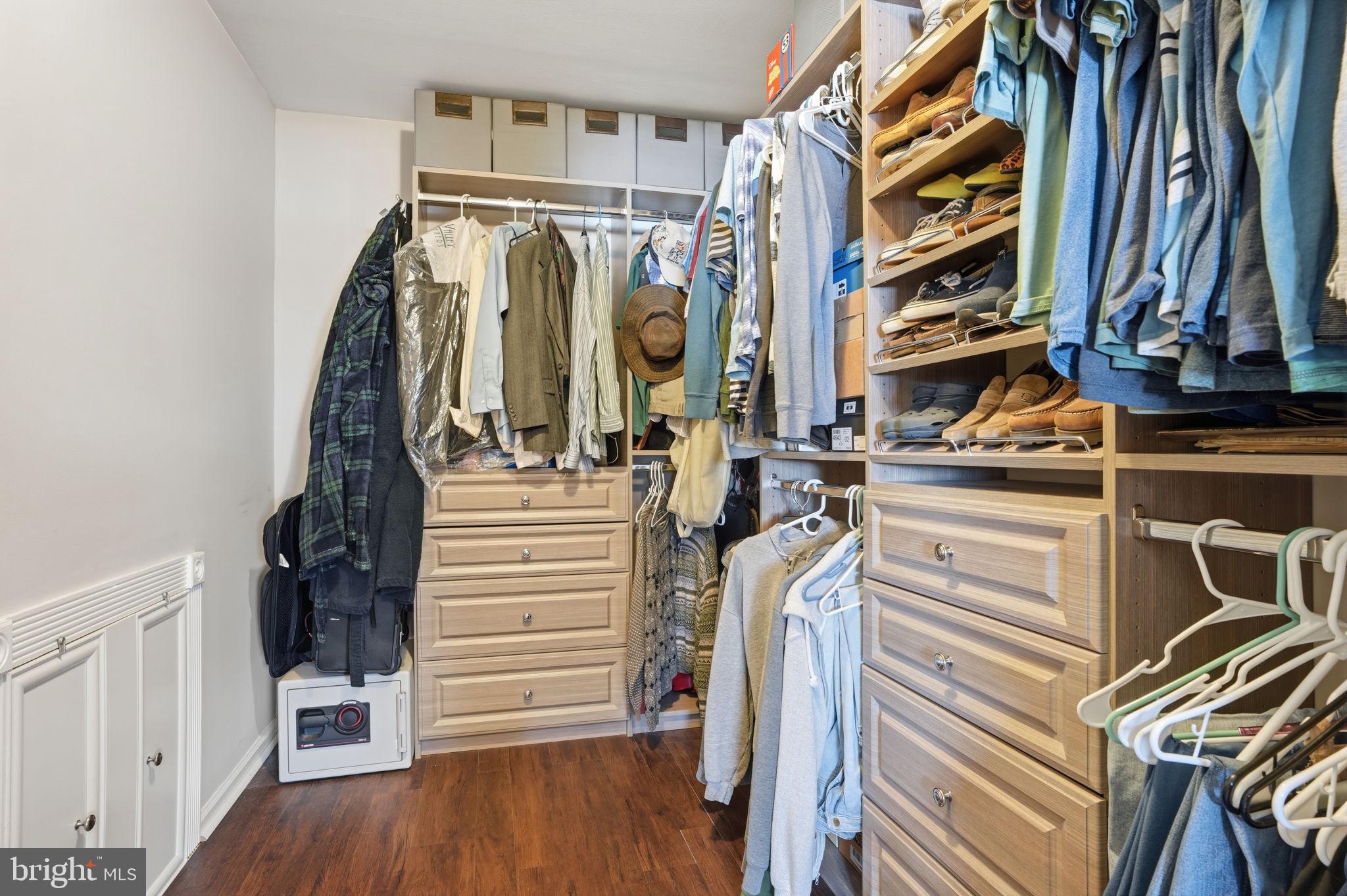 IDLEWOOD - Residential