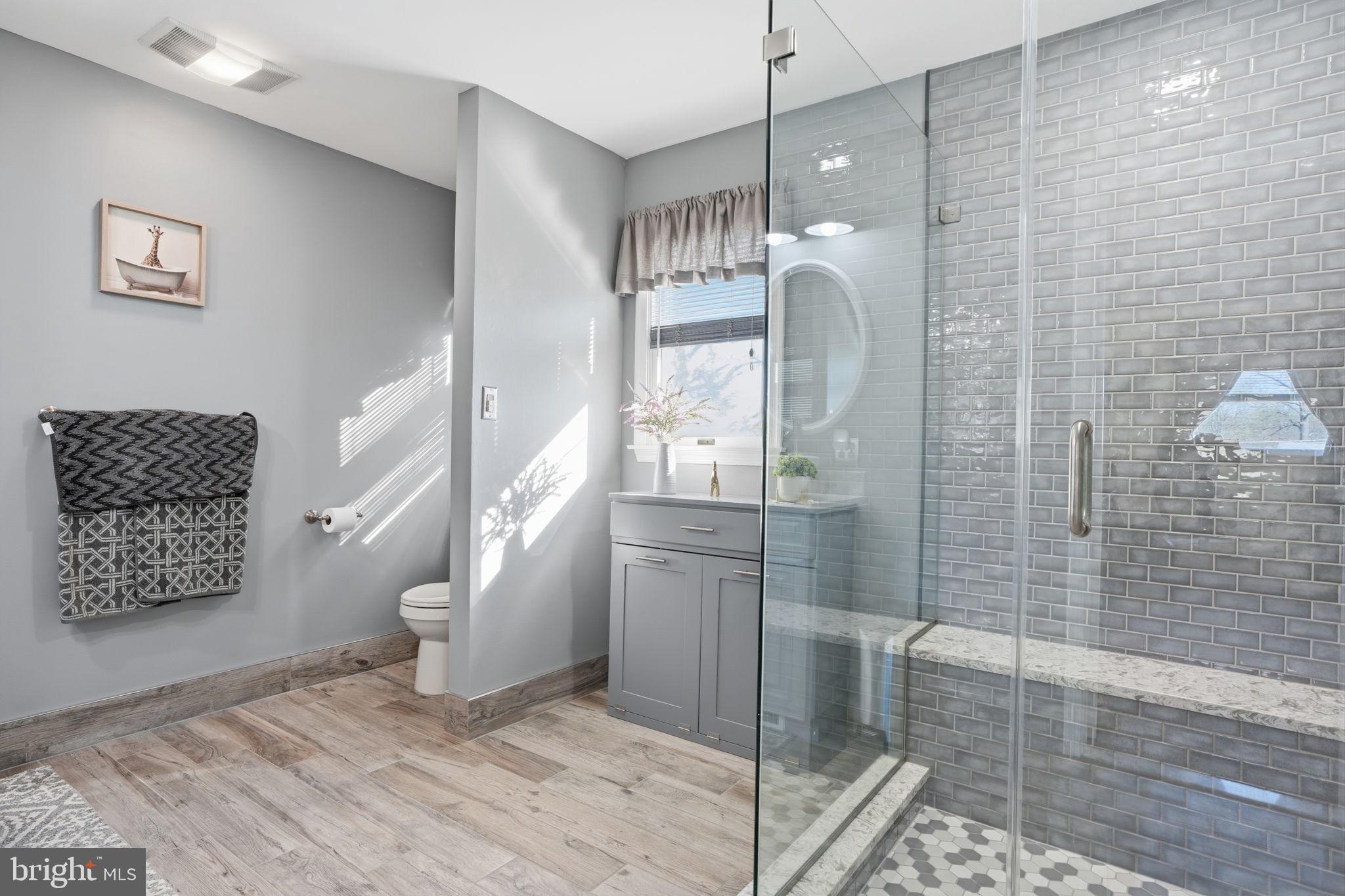 IDLEWOOD - Residential