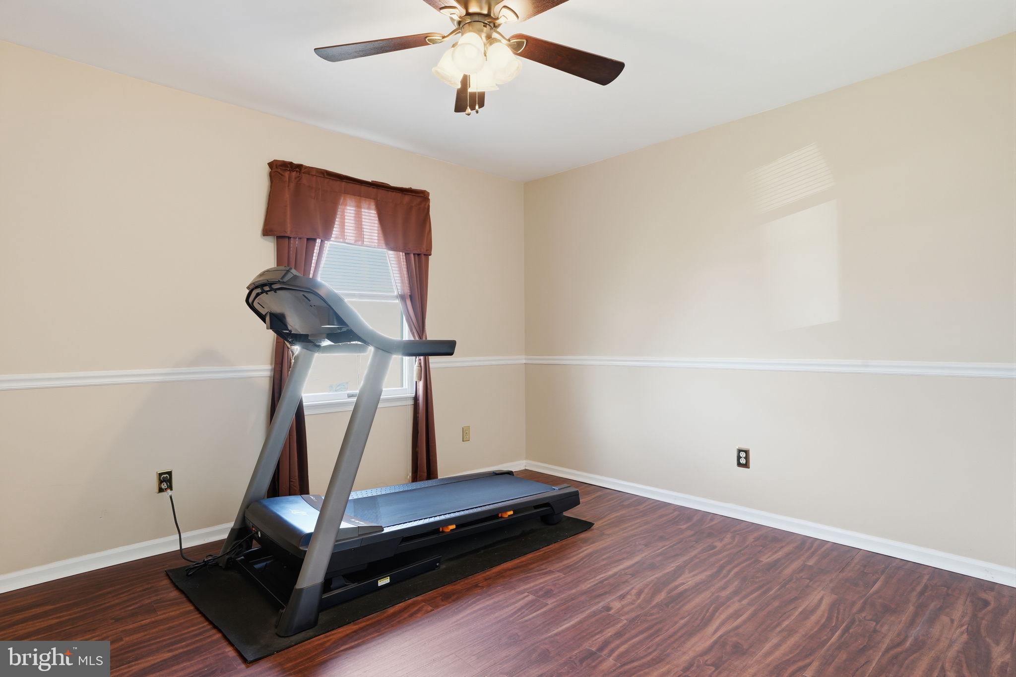 IDLEWOOD - Residential