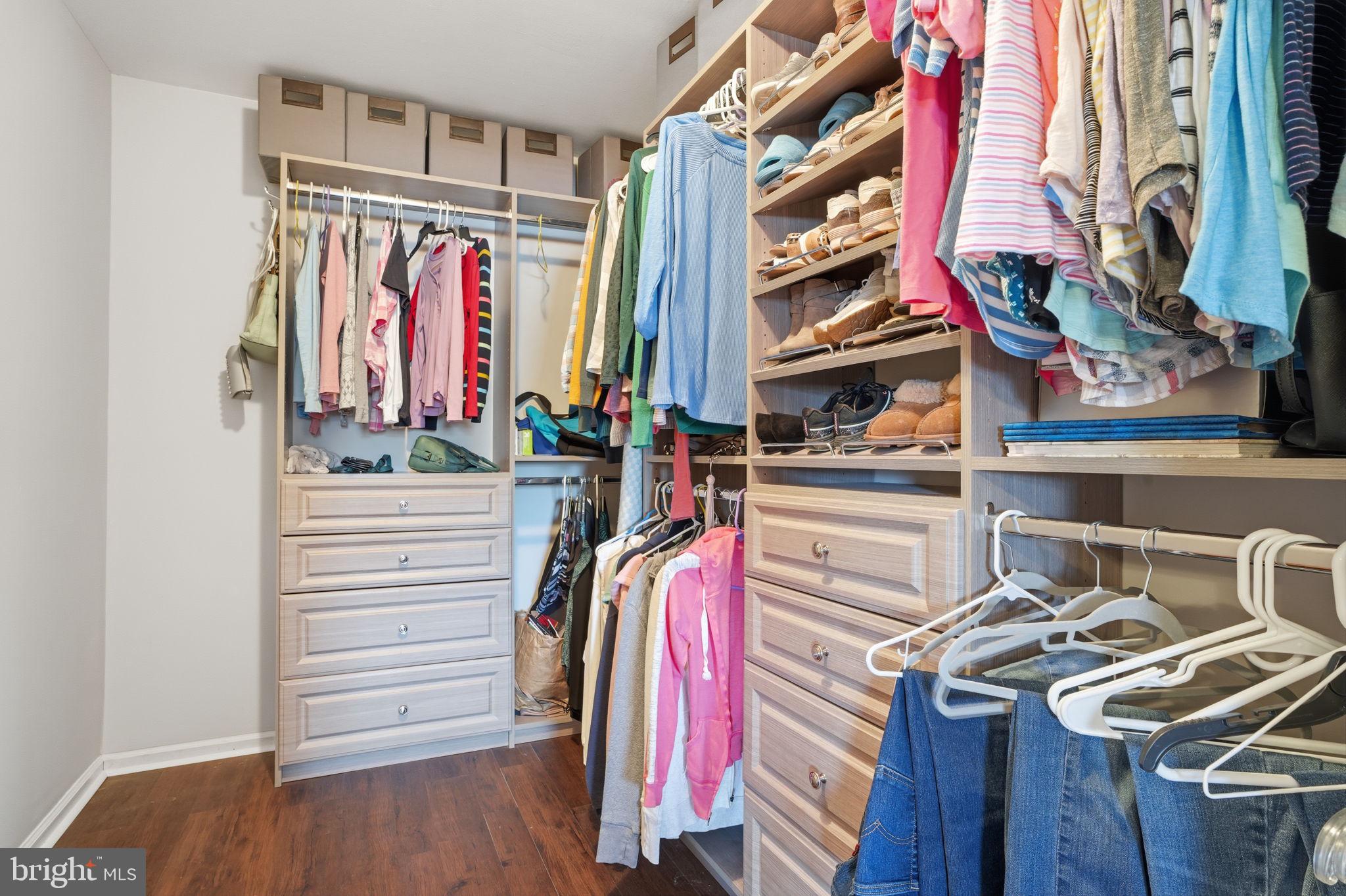 IDLEWOOD - Residential