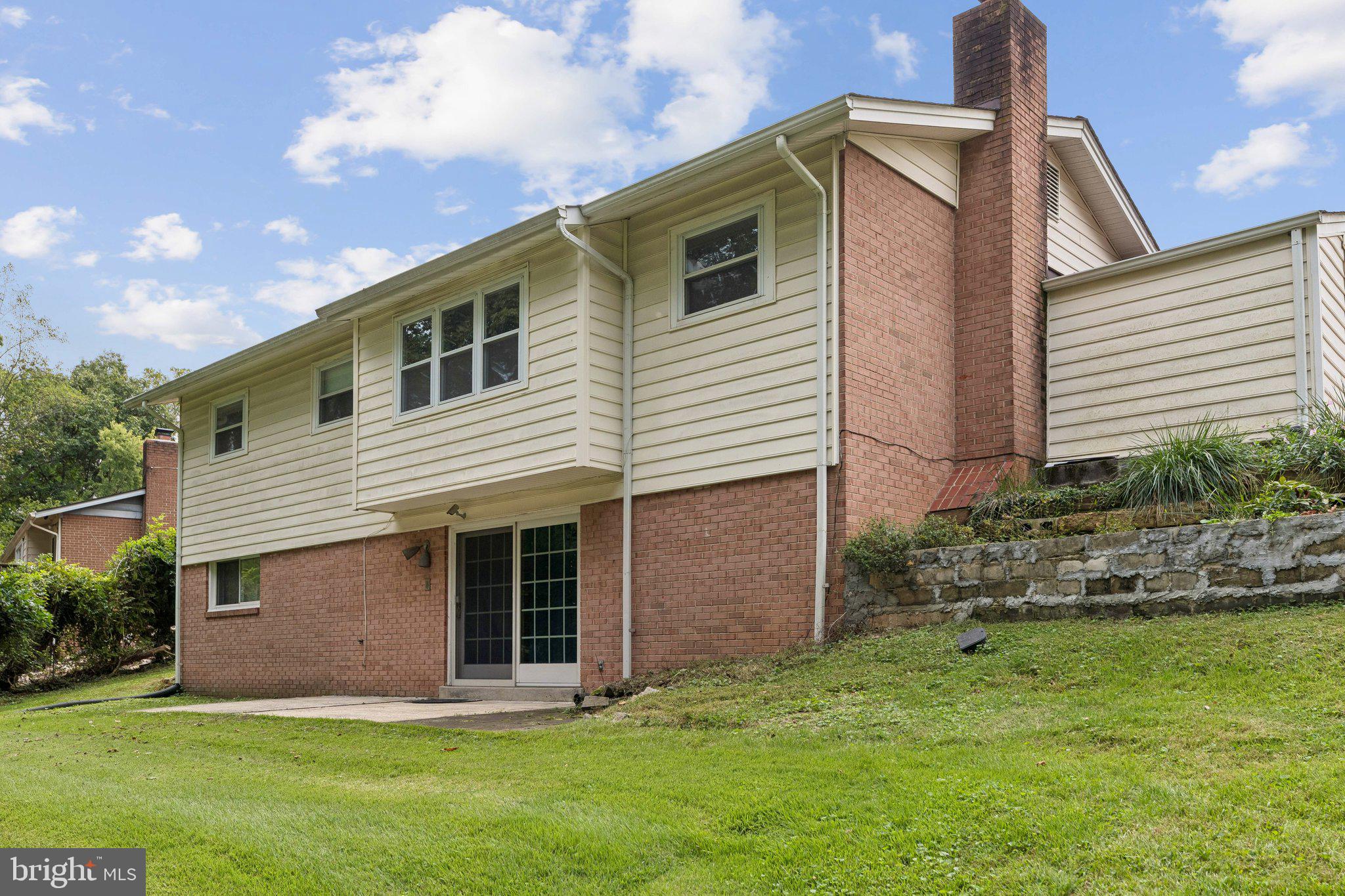 1506 AINSLEY ROAD