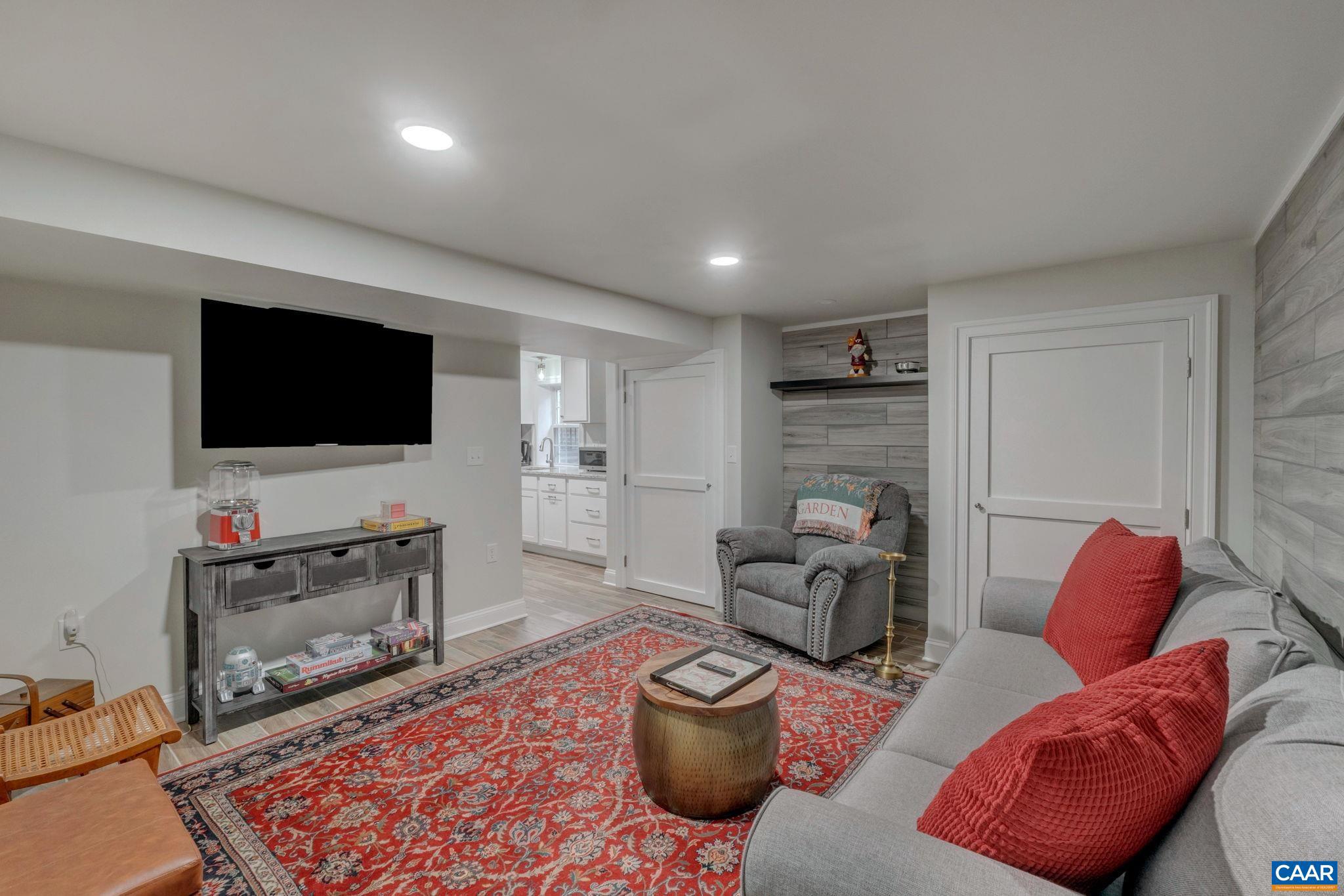 LOCUST GROVE - Residential